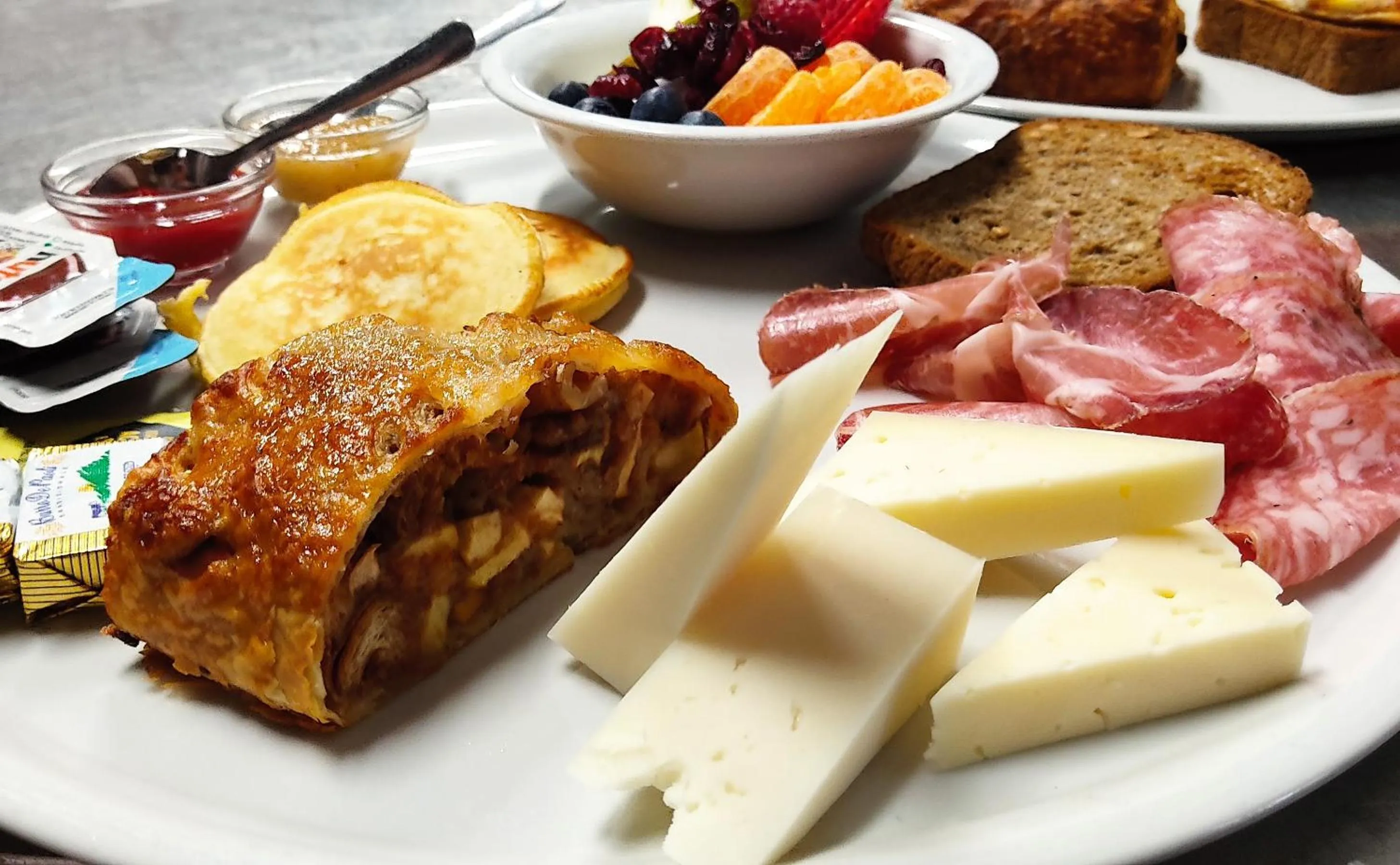 Continental breakfast in Locanda degli Ulivi