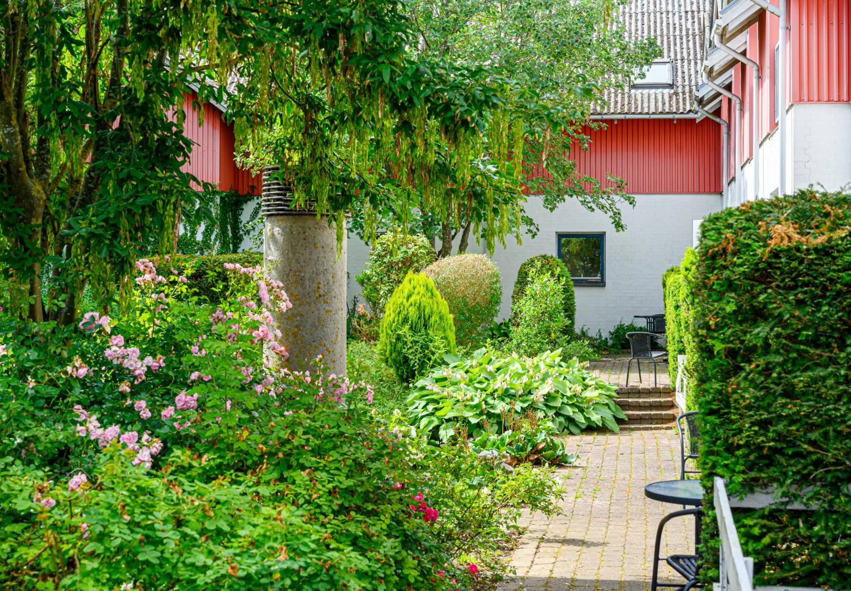 Garden view in Hotel Menstrup Kro