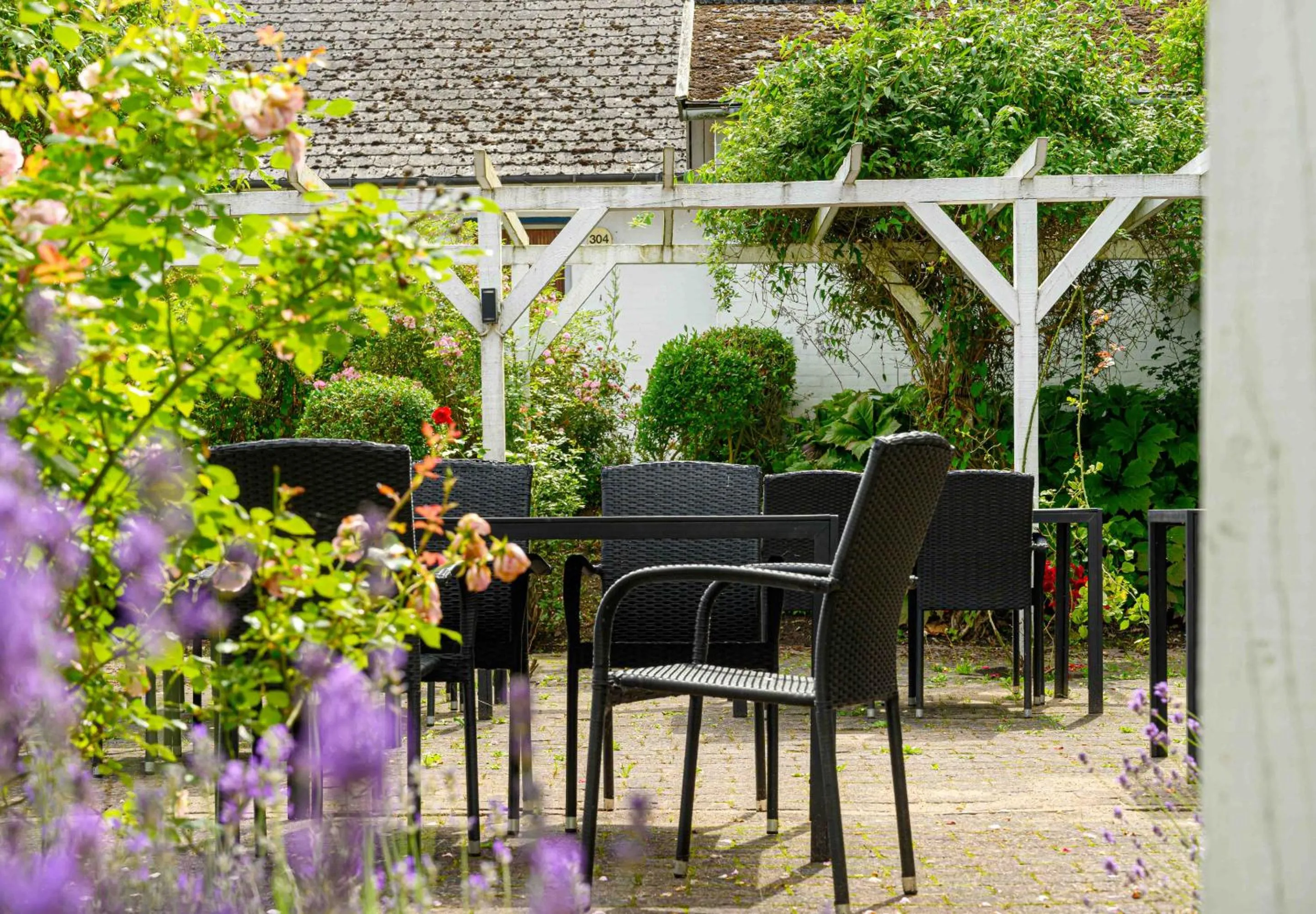 Inner courtyard view in Hotel Menstrup Kro
