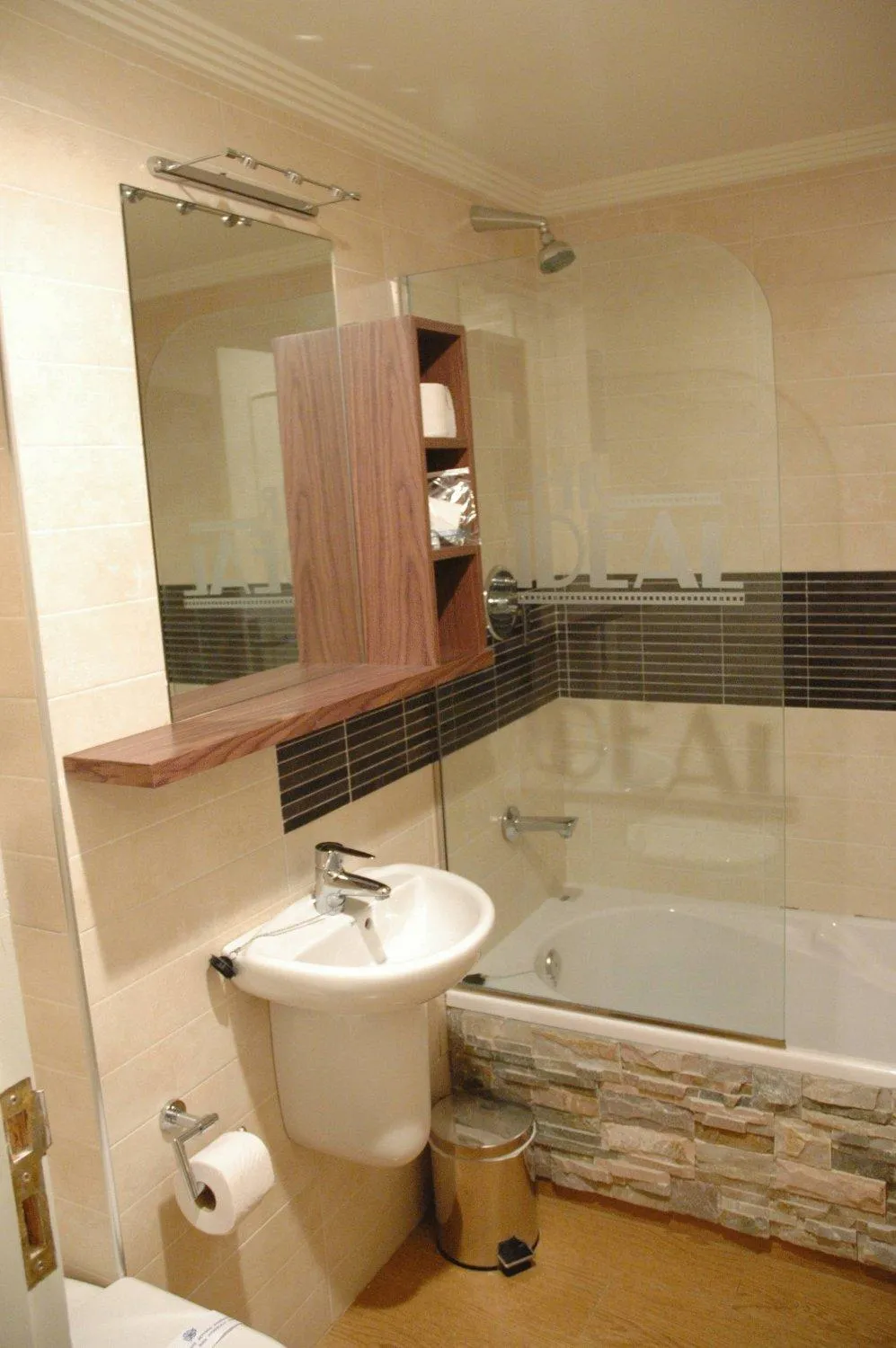 Bathroom in Hotel Ideal