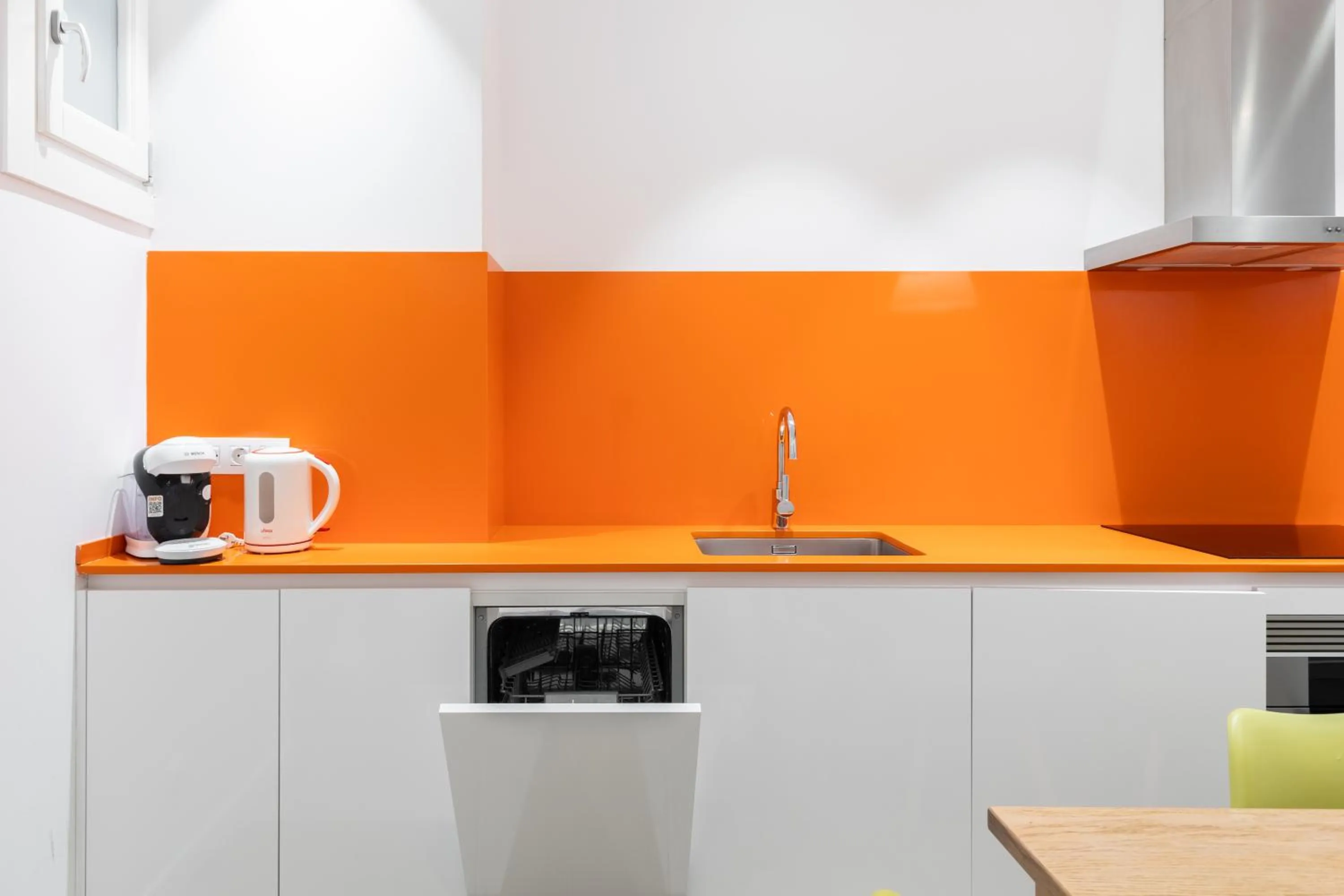 Kitchen or kitchenette in Cosmo Apartments Marina – Auditori