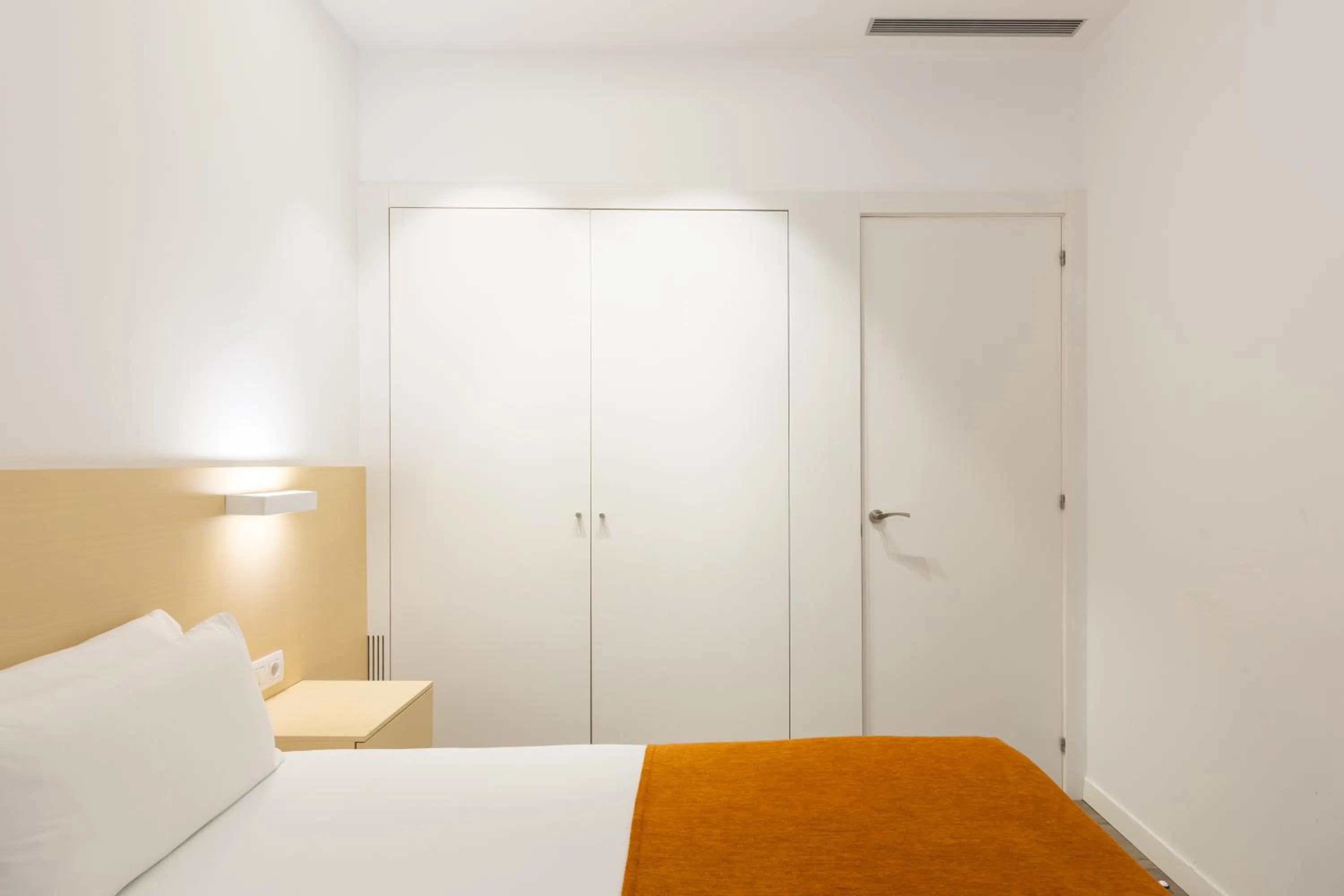 Bedroom, Bed in Cosmo Apartments Marina – Auditori