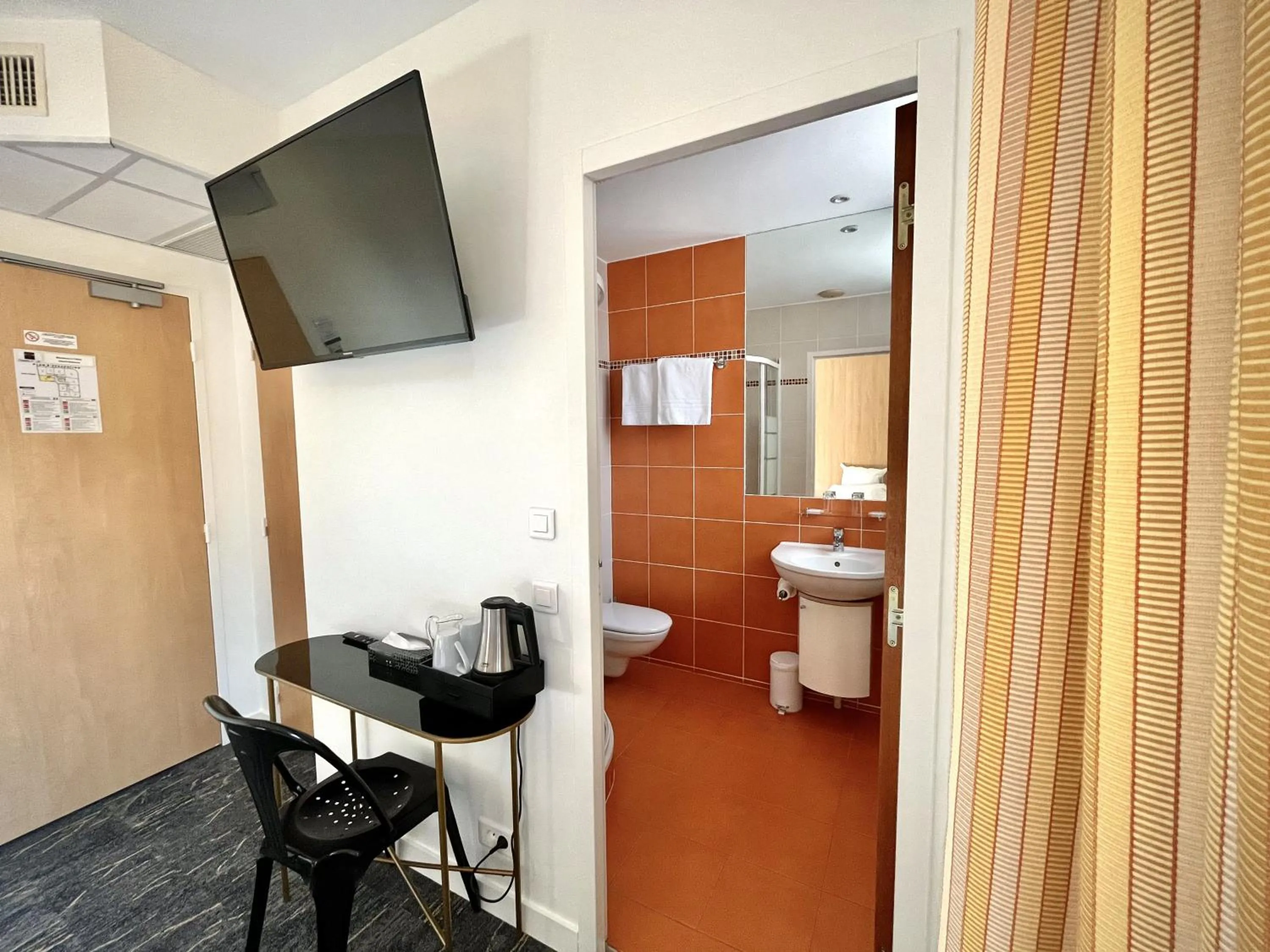 Toilet in Hotel Balmoral Dinard