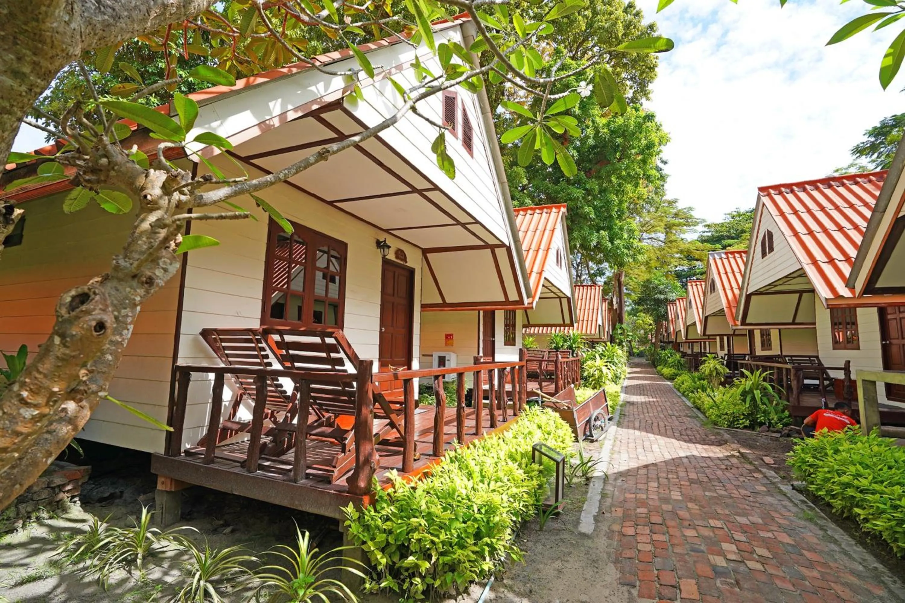 Property building in Bundhaya Resort