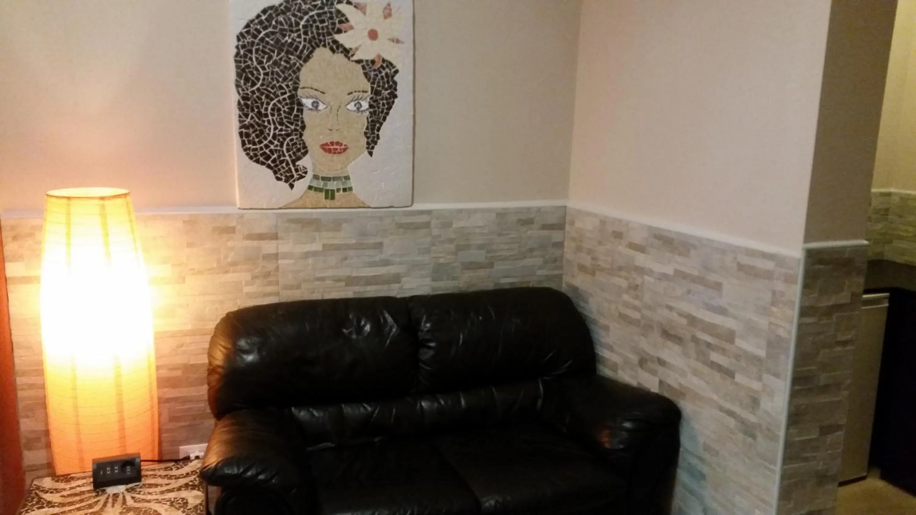 Communal lounge/ TV room in Hotel Mosaic