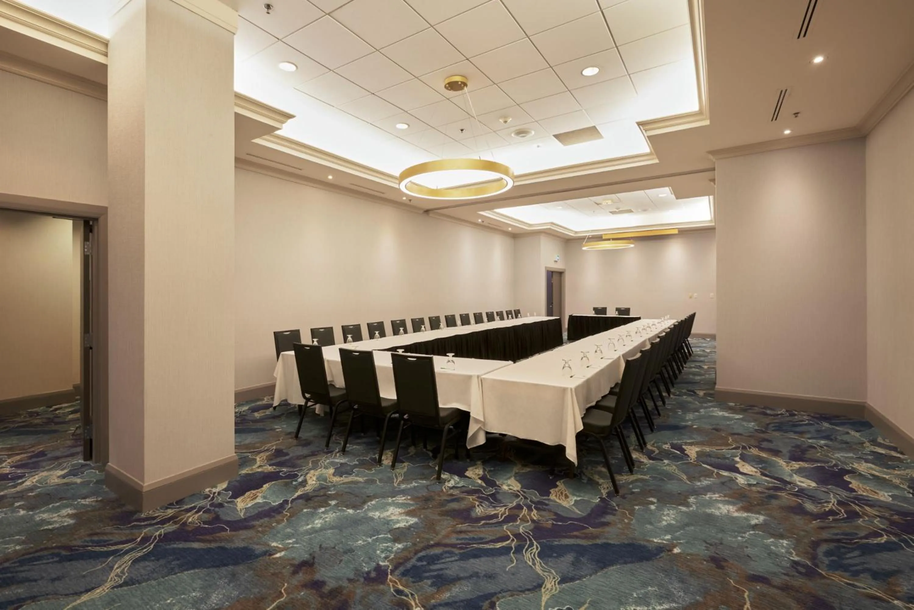 Meeting/conference room in Holiday Inn & Suites Ottawa Kanata by IHG