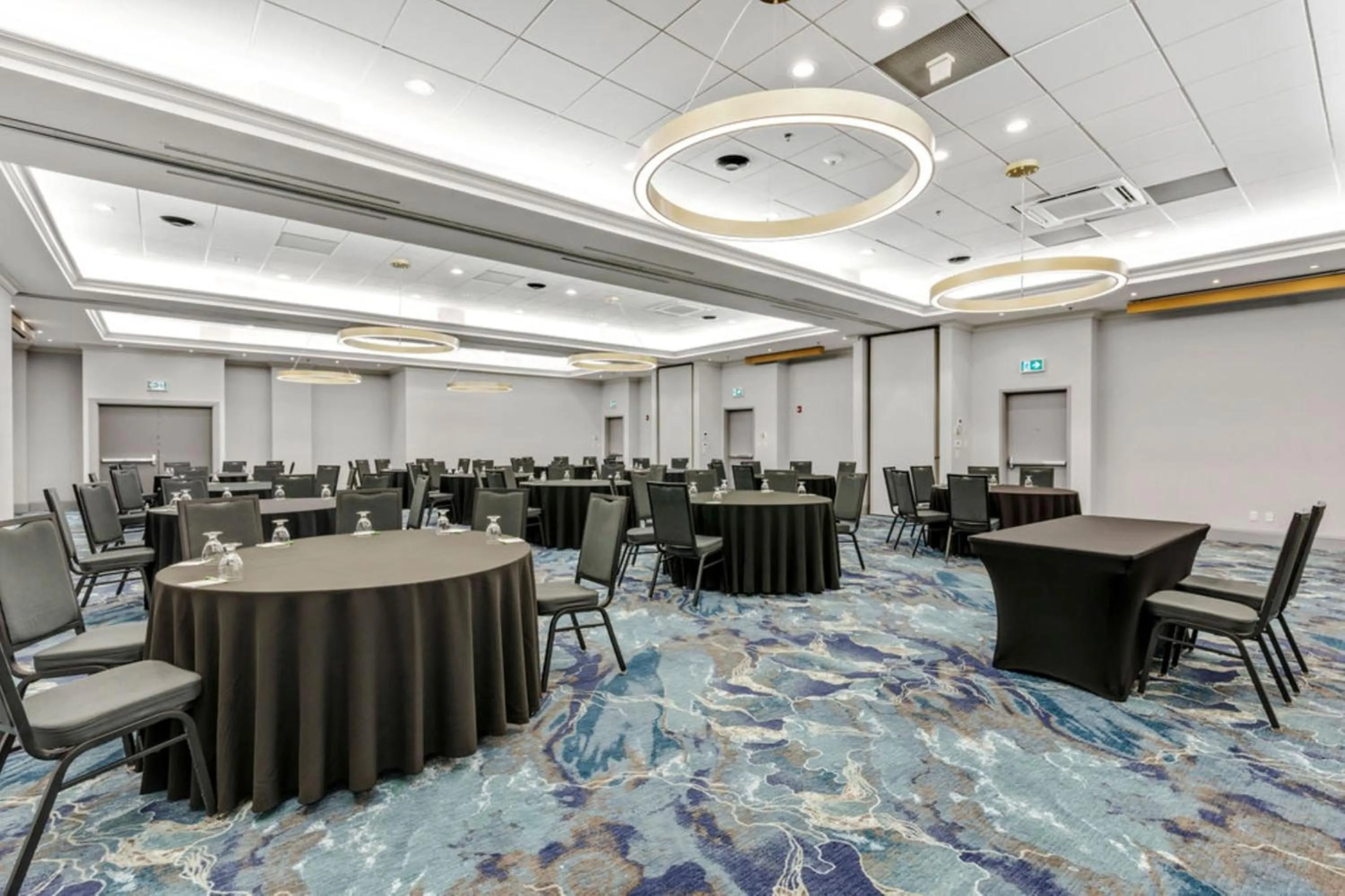 Meeting/conference room in Holiday Inn & Suites Ottawa Kanata by IHG