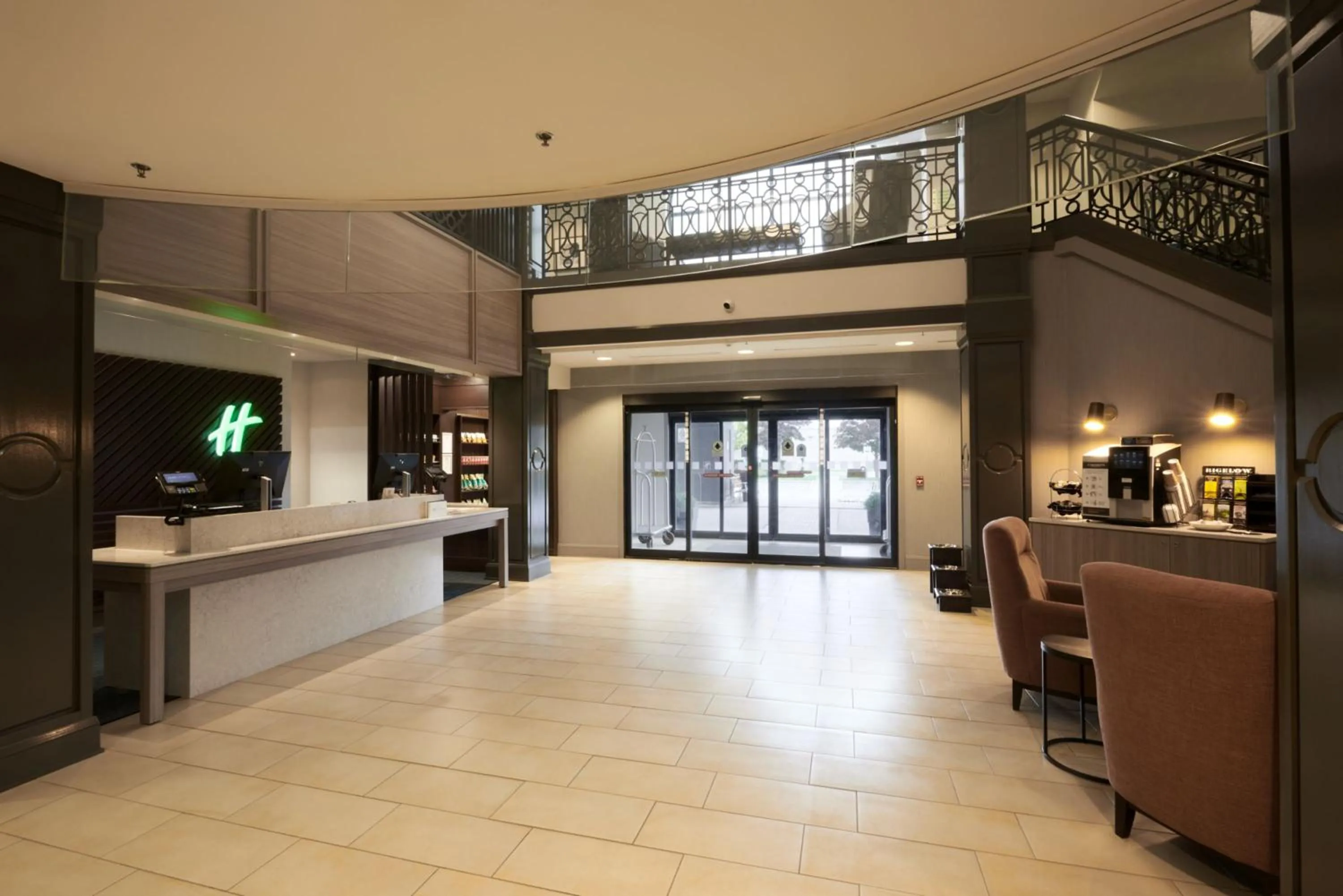 Lobby or reception in Holiday Inn & Suites Ottawa Kanata by IHG