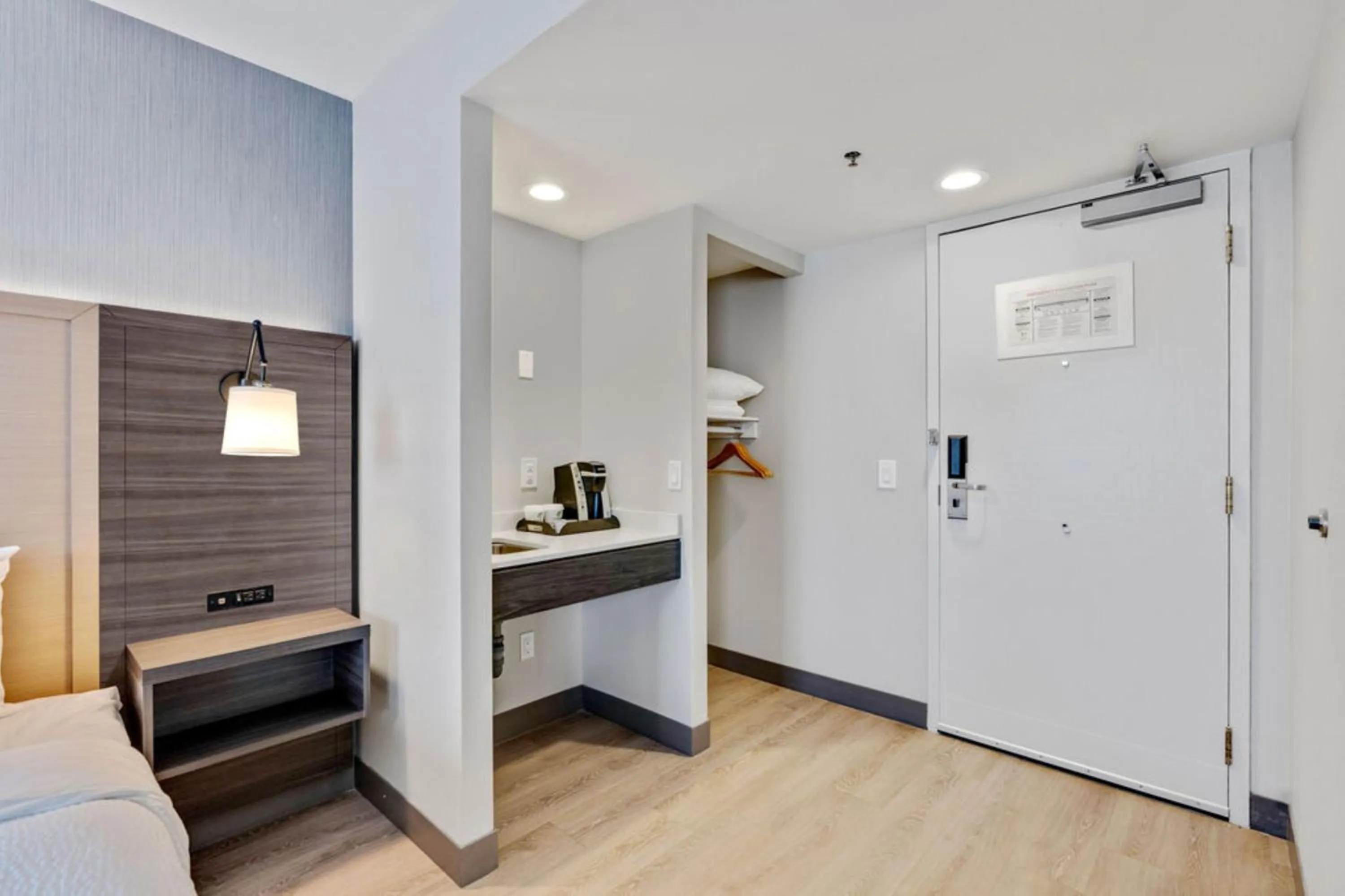 Photo of the whole room in Holiday Inn & Suites Ottawa Kanata by IHG