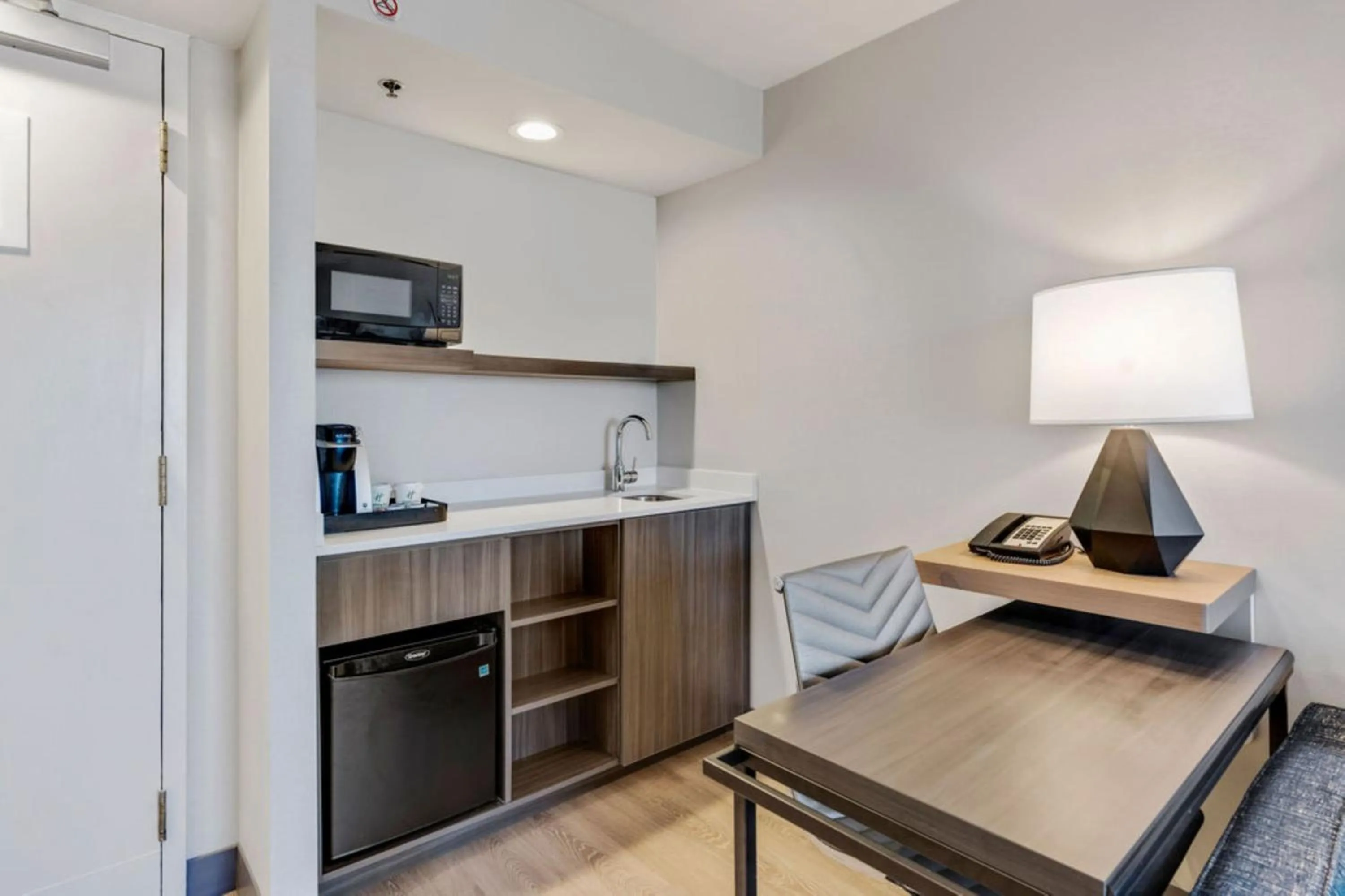 Photo of the whole room in Holiday Inn & Suites Ottawa Kanata by IHG