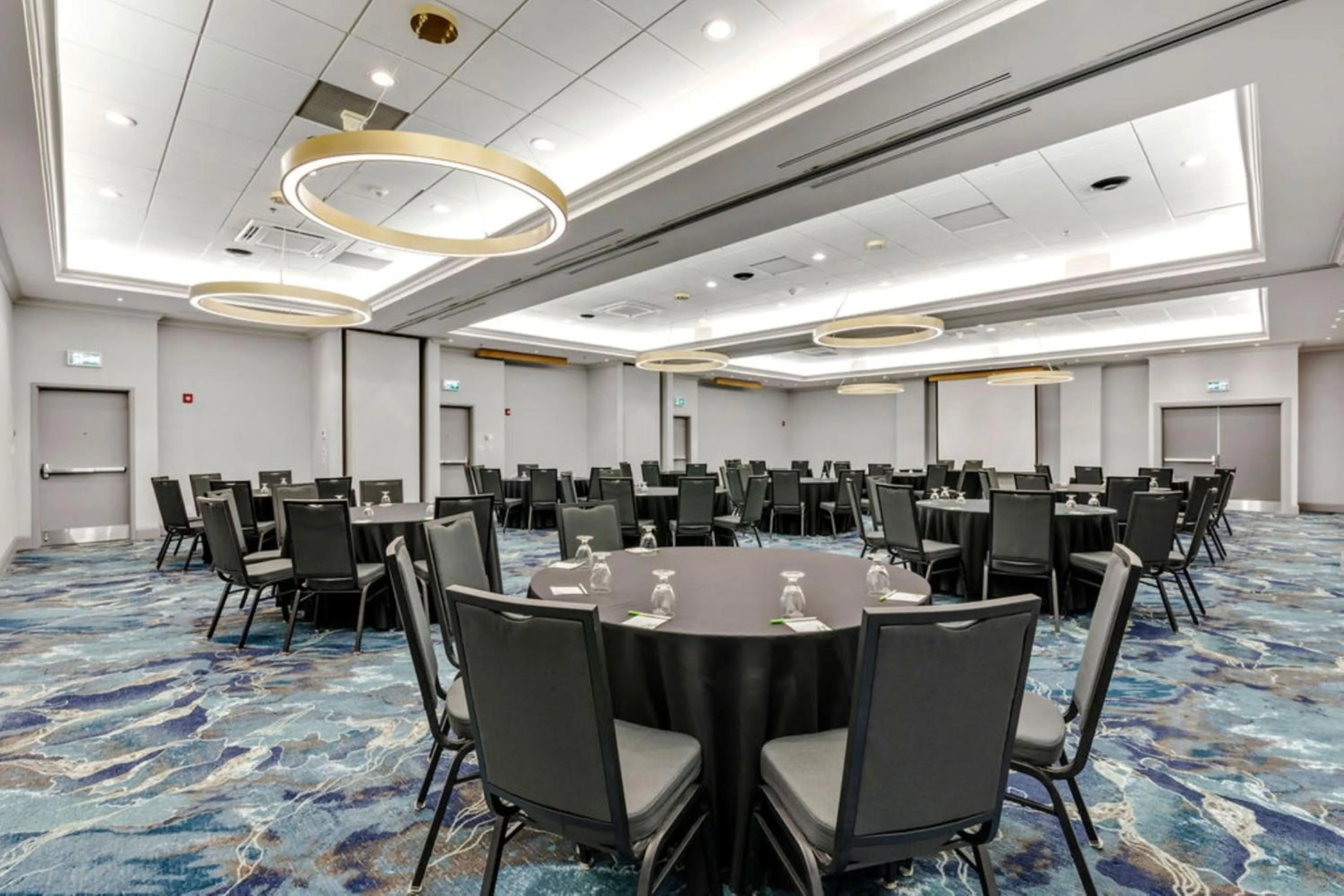 Meeting/conference room in Holiday Inn & Suites Ottawa Kanata by IHG