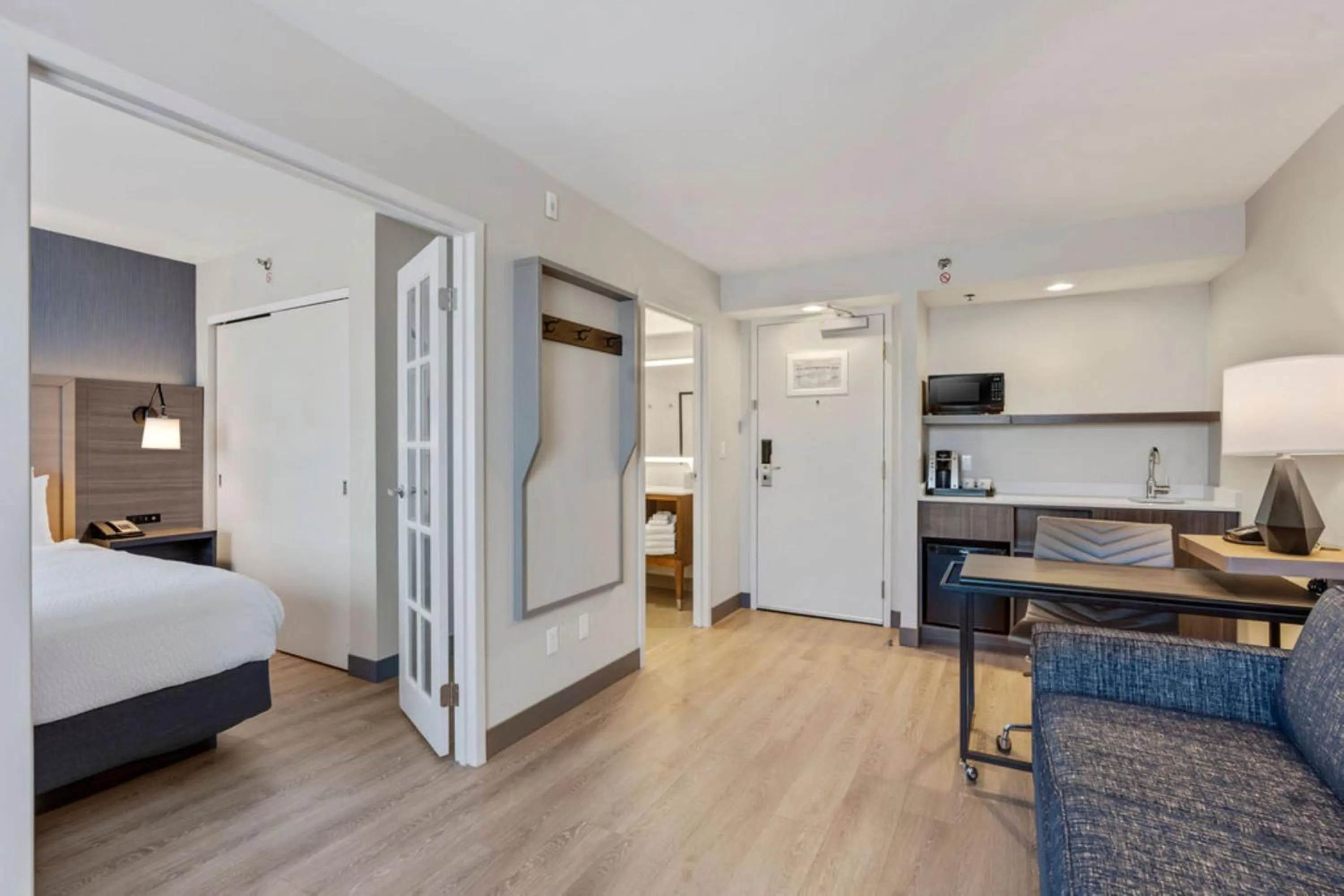 Photo of the whole room, Bed in Holiday Inn & Suites Ottawa Kanata by IHG