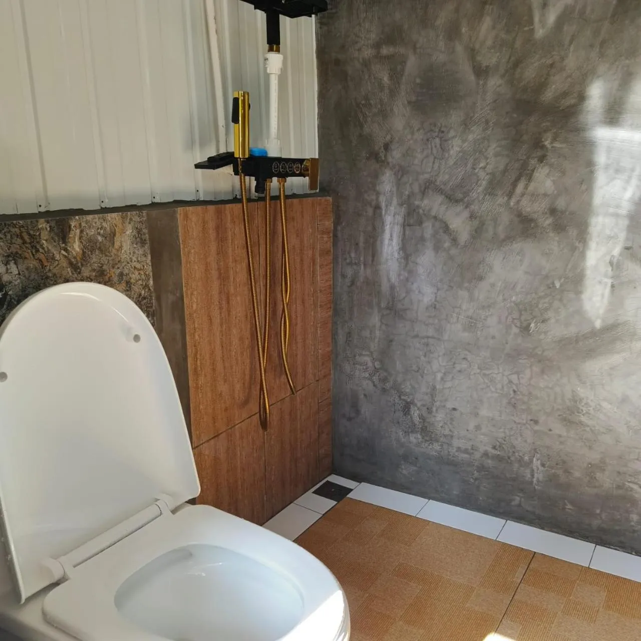 BING-VICE Tourist Inn