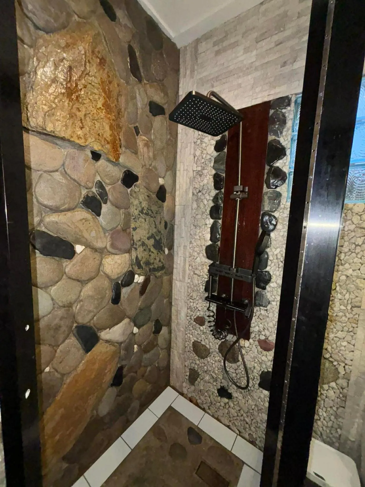 BING-VICE Tourist Inn