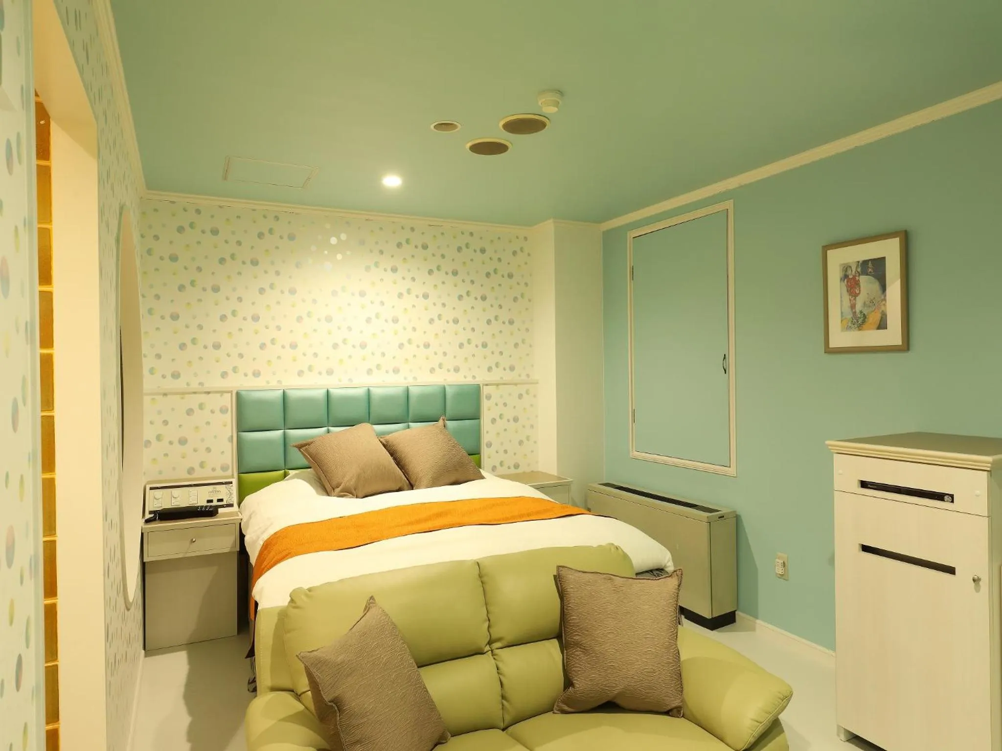 Bed in ホテル マリオン 鈴鹿