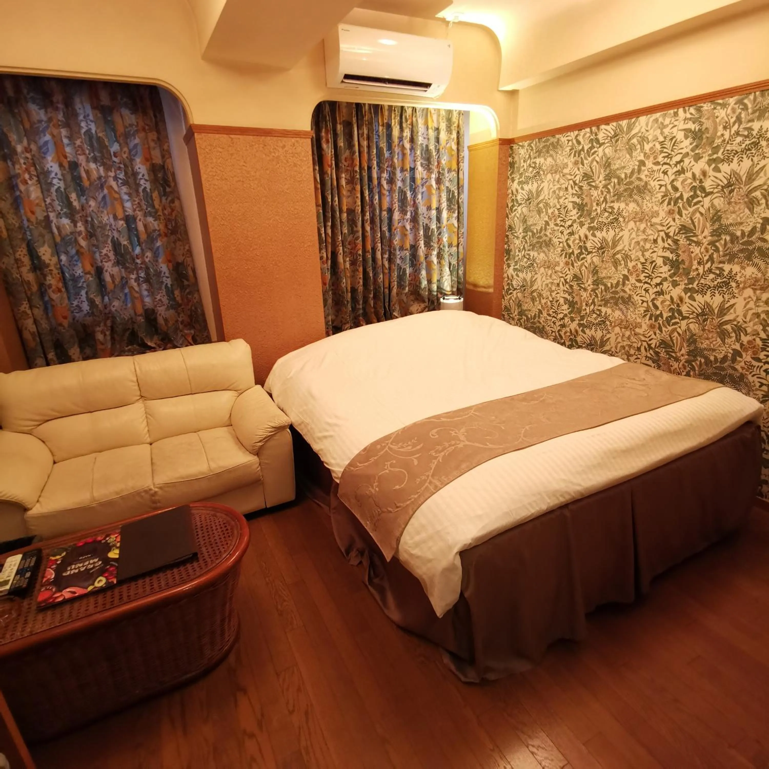 Bed in ホテル マリオン 鈴鹿