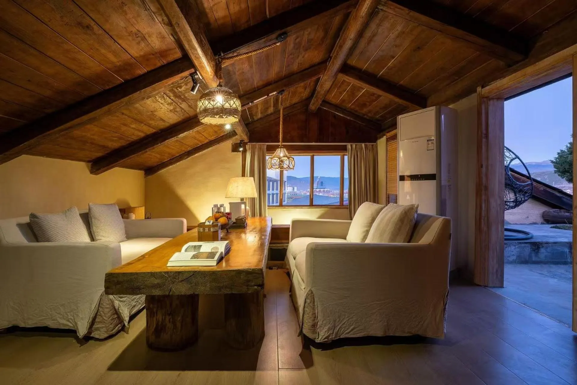 Shangri-La Karesansui Hotel