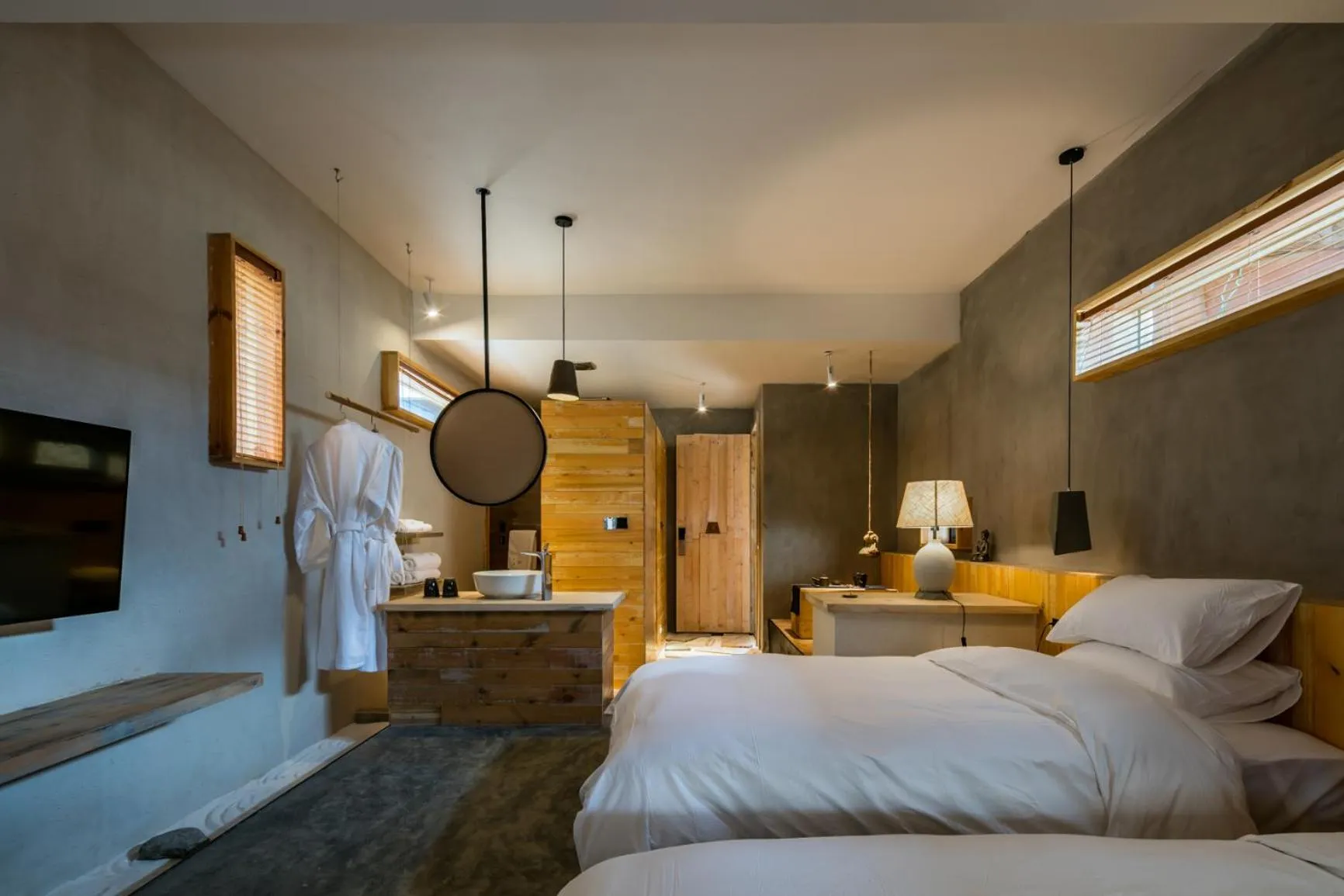 Bed in Shangri-La Karesansui Hotel