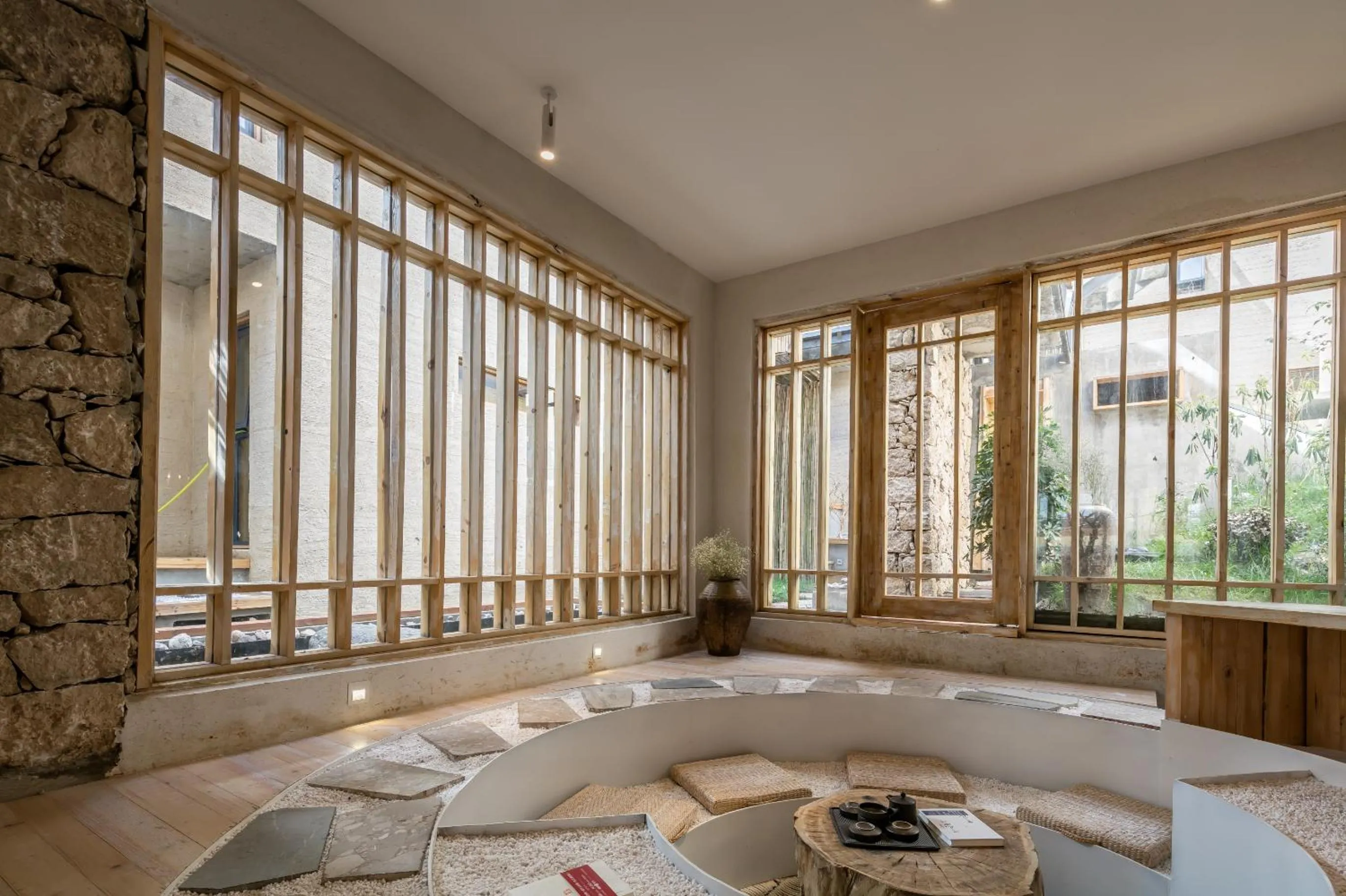 Shangri-La Karesansui Hotel