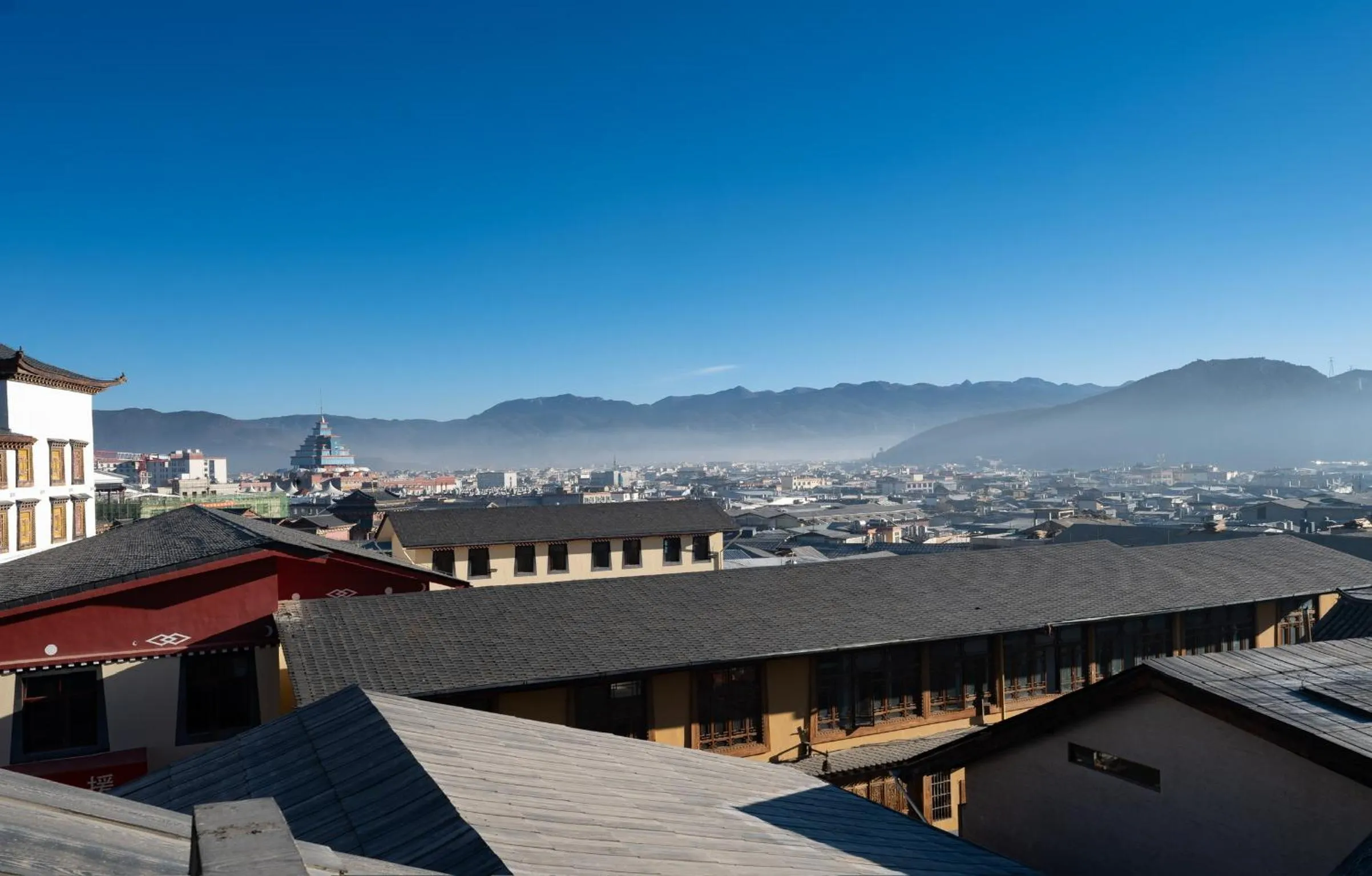 Property building in Shangri-La Karesansui Hotel