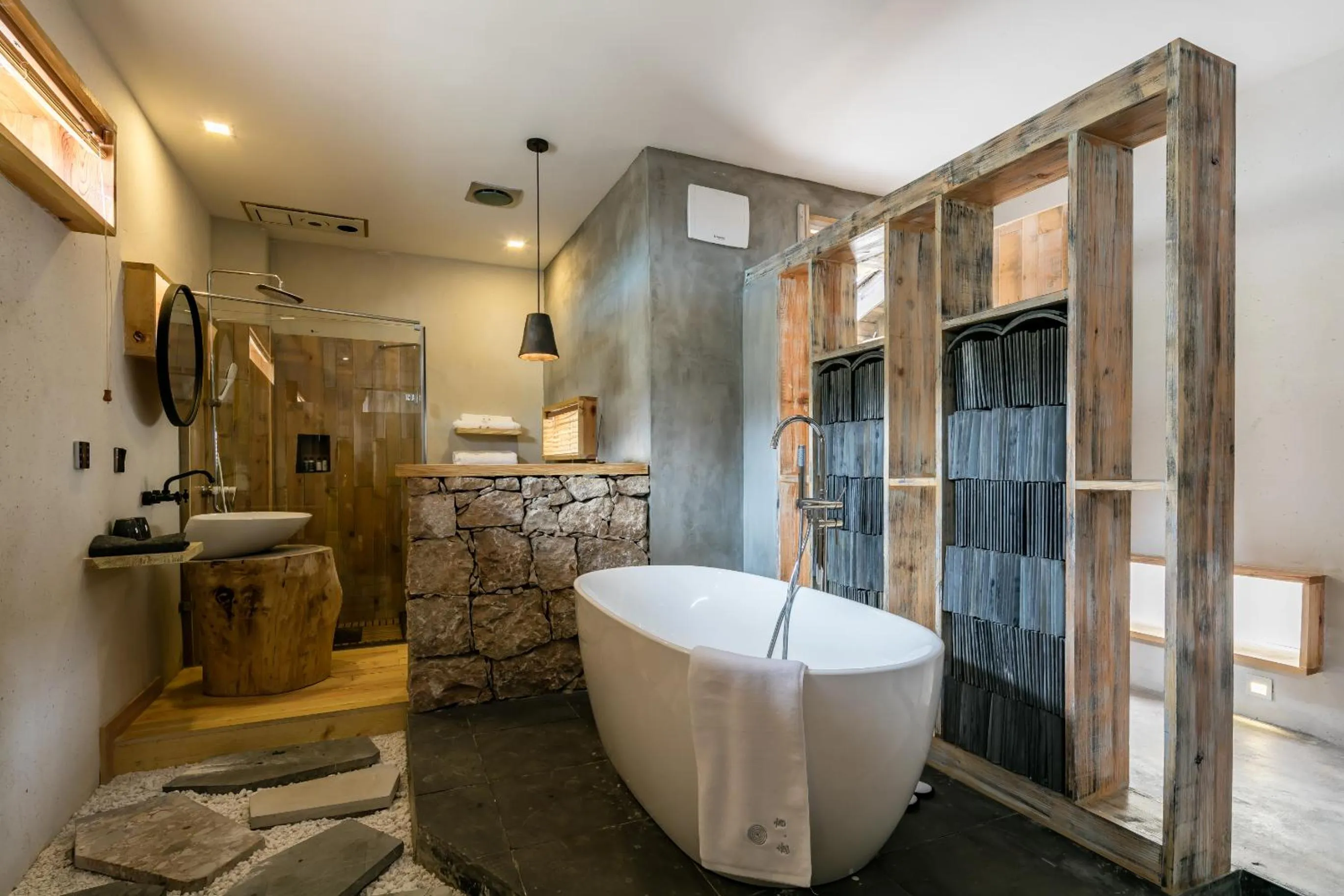 Shangri-La Karesansui Hotel