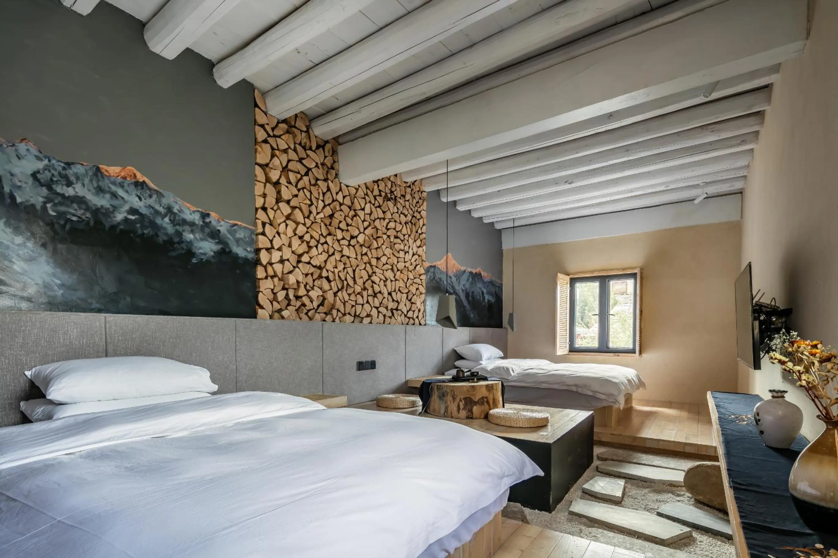 Bed in Shangri-La Karesansui Hotel