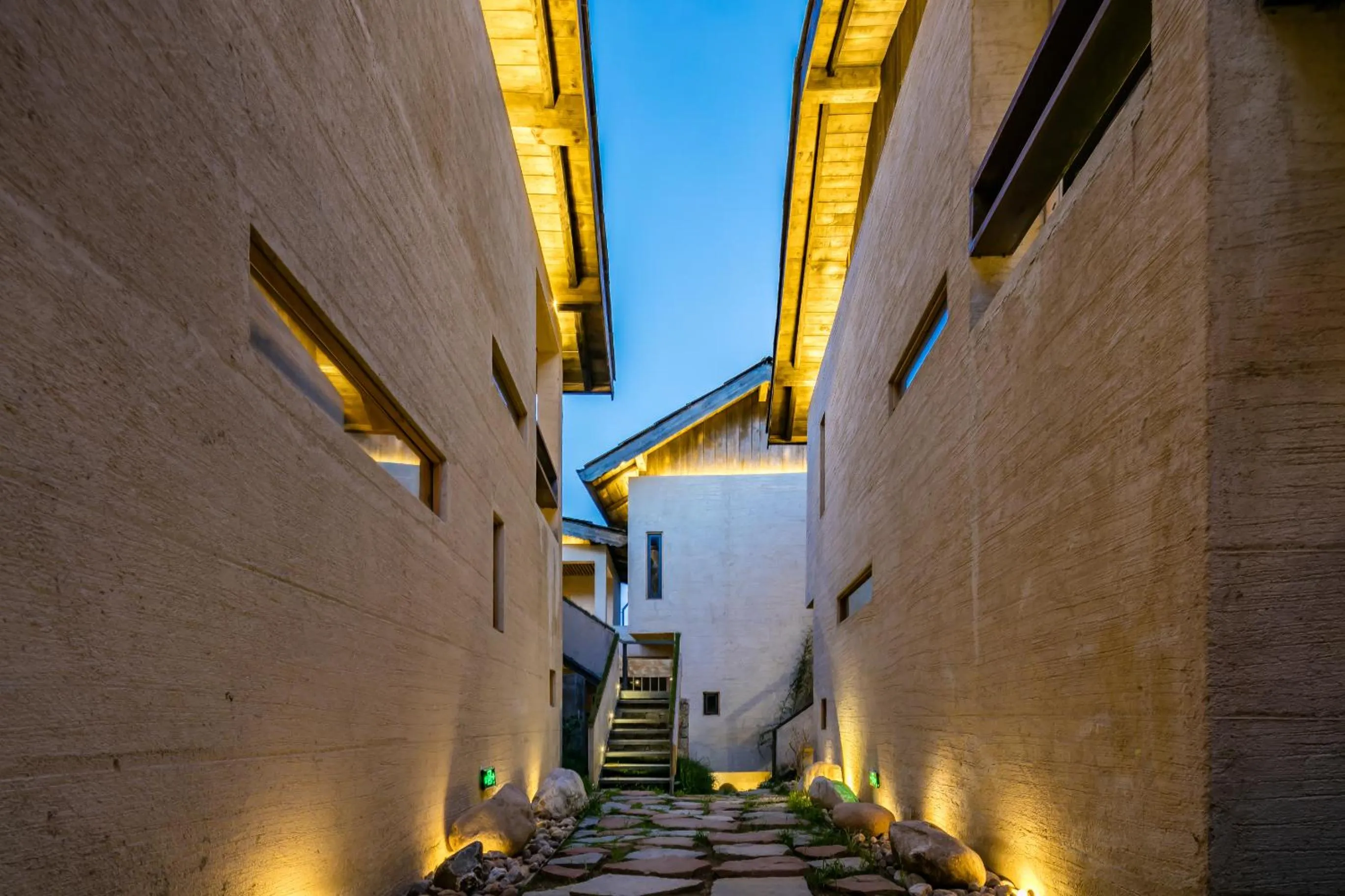 Shangri-La Karesansui Hotel