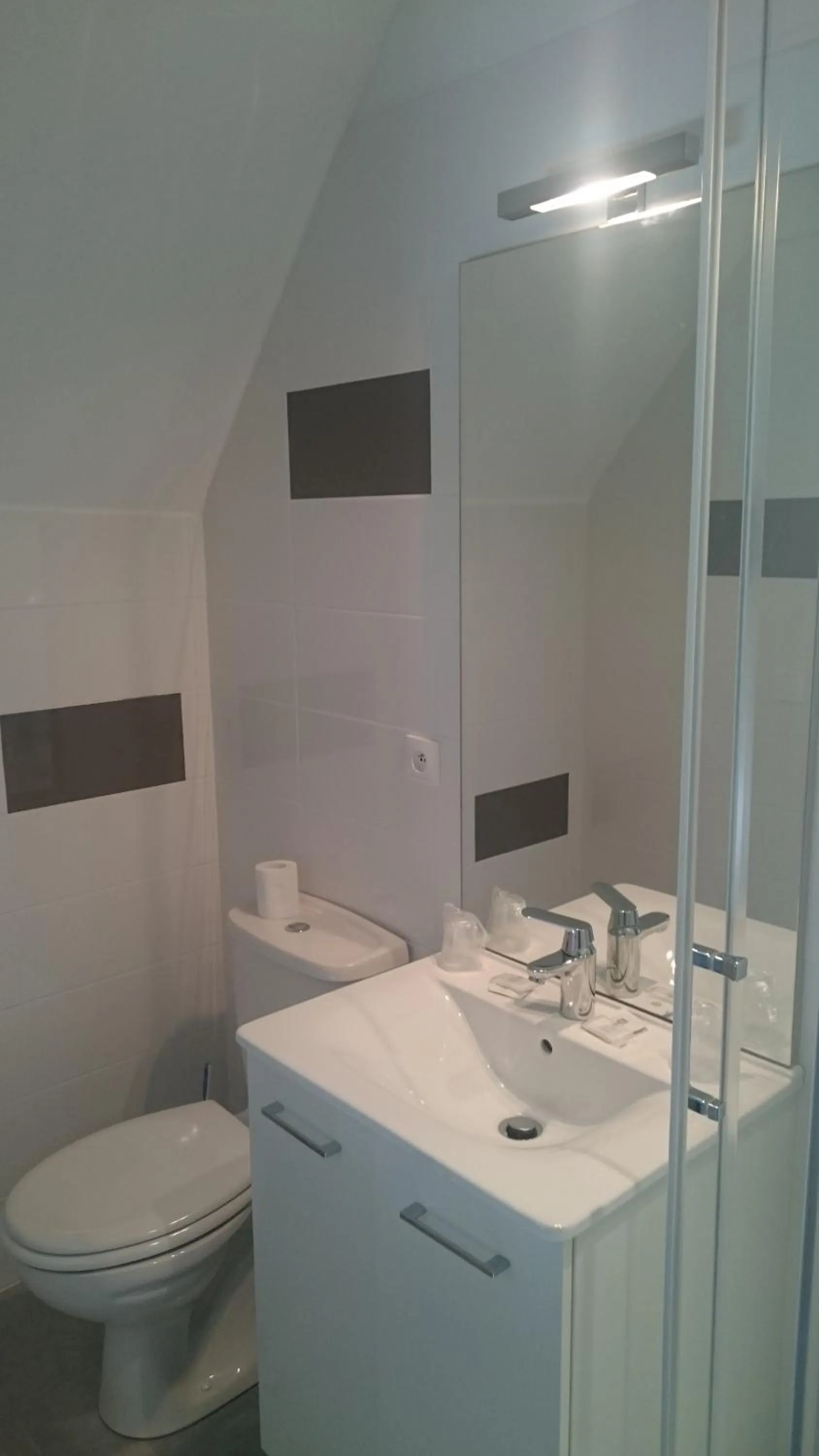 Shower in Hostellerie Du Chateau