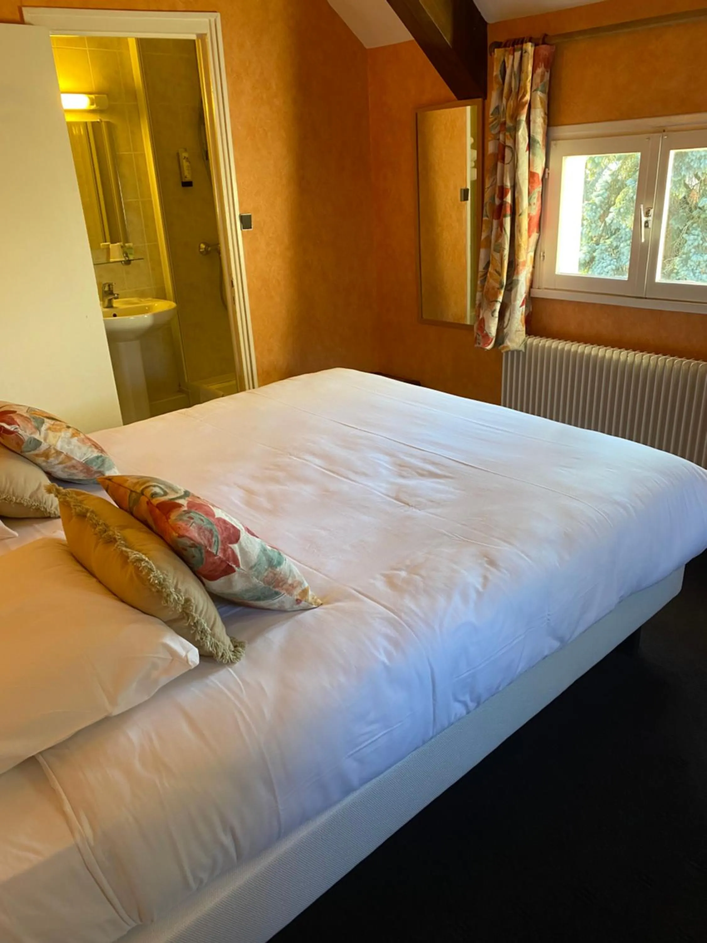 Bed in Hostellerie Du Chateau