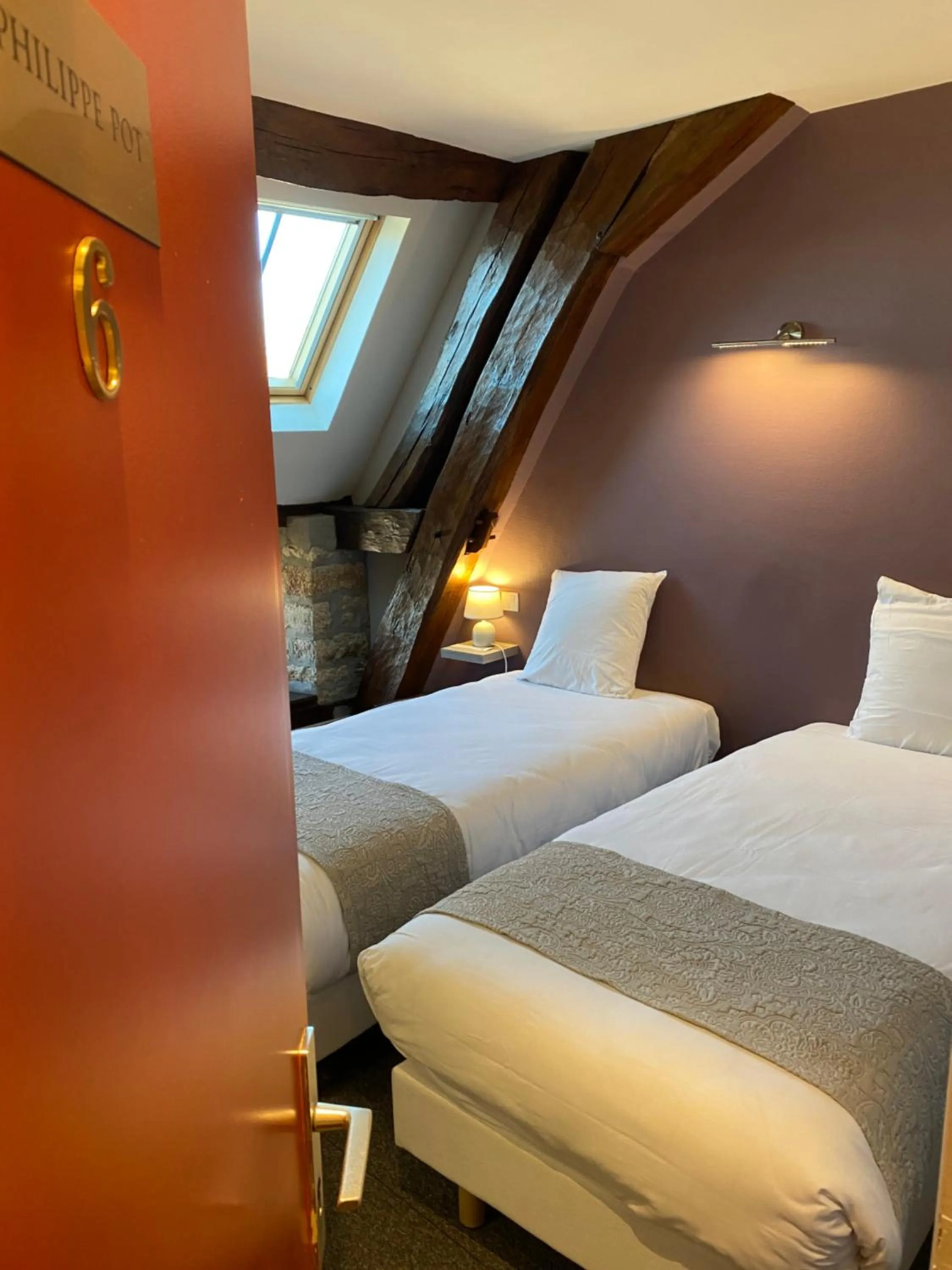 Bed in Hostellerie Du Chateau