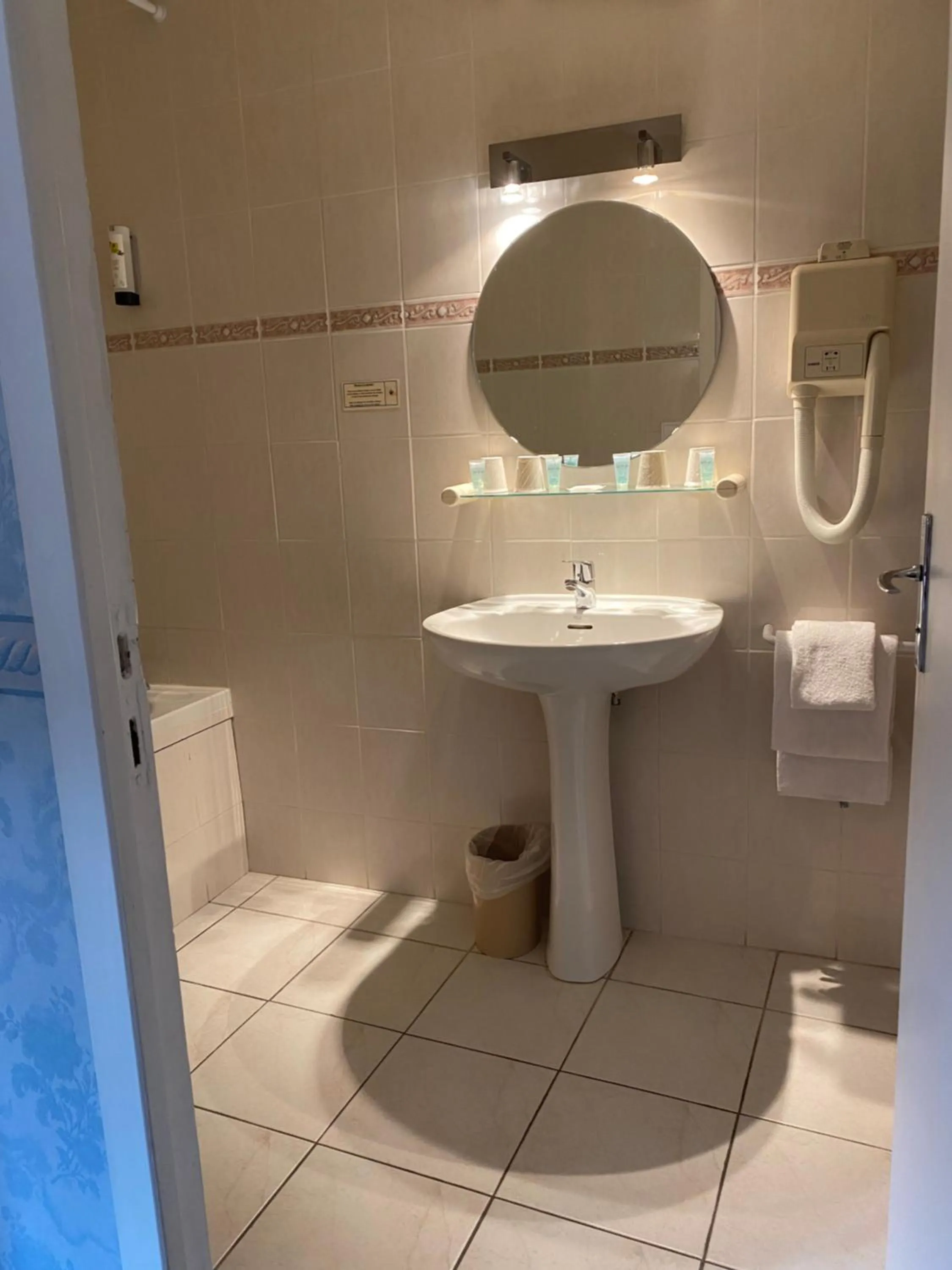 Bathroom in Hostellerie Du Chateau