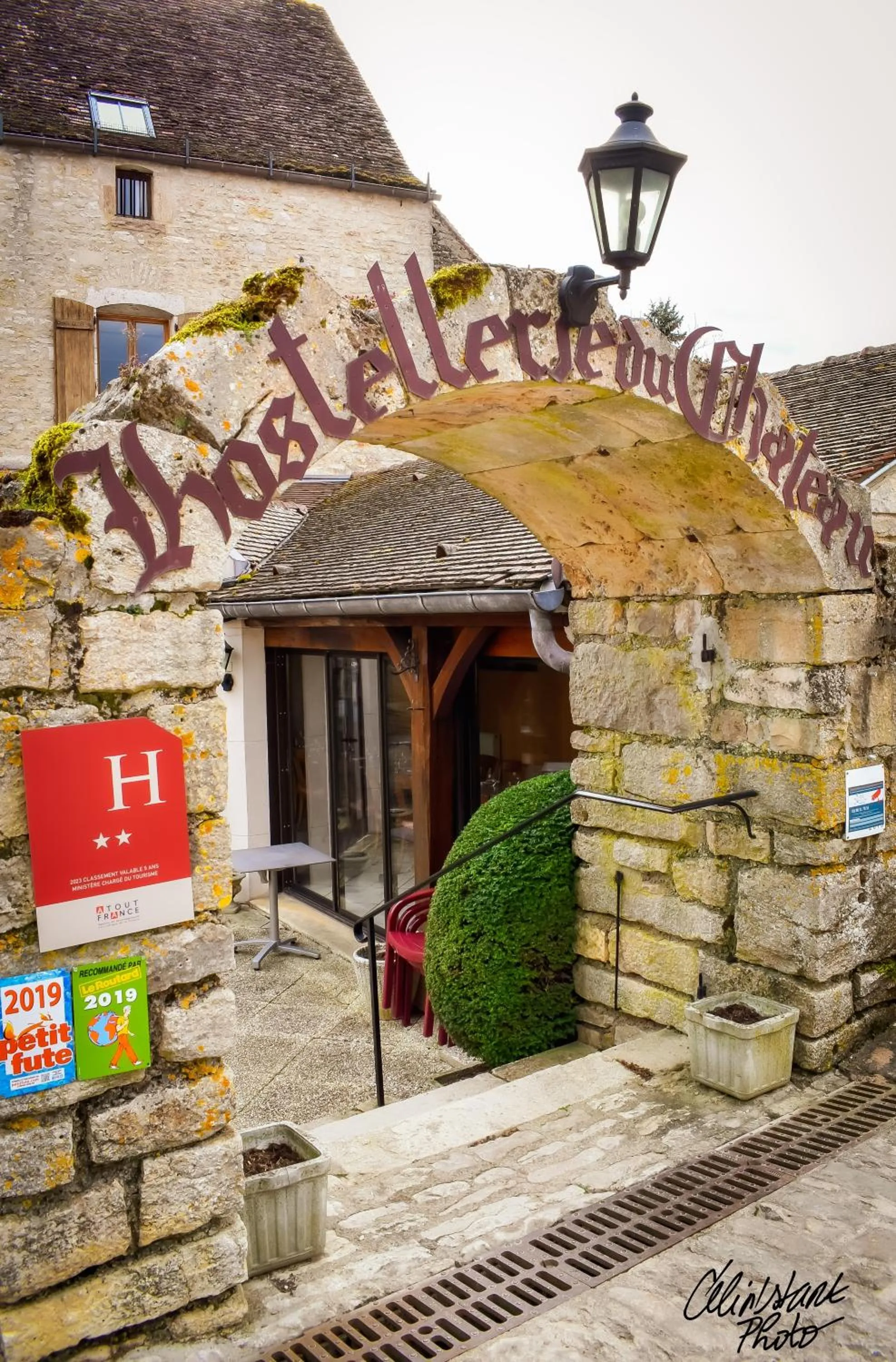 Property building in Hostellerie Du Chateau