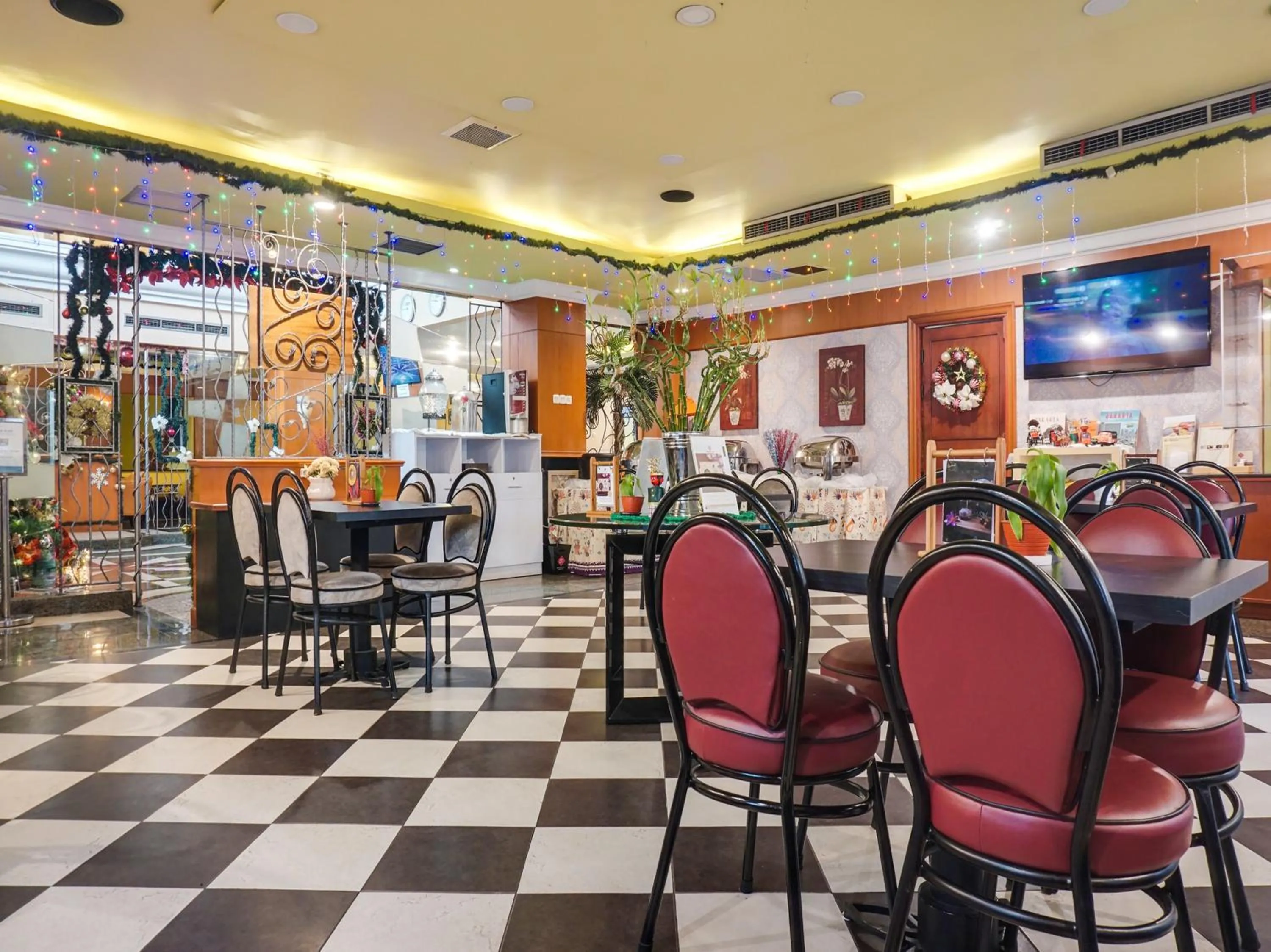 Restaurant/places to eat in BI Executive Hotel