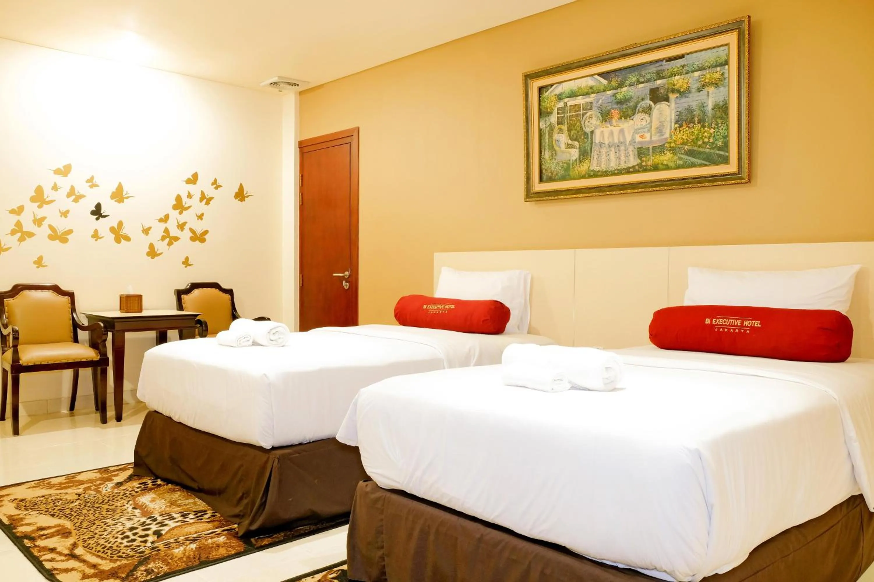 Property building, Bed in BI Executive Hotel