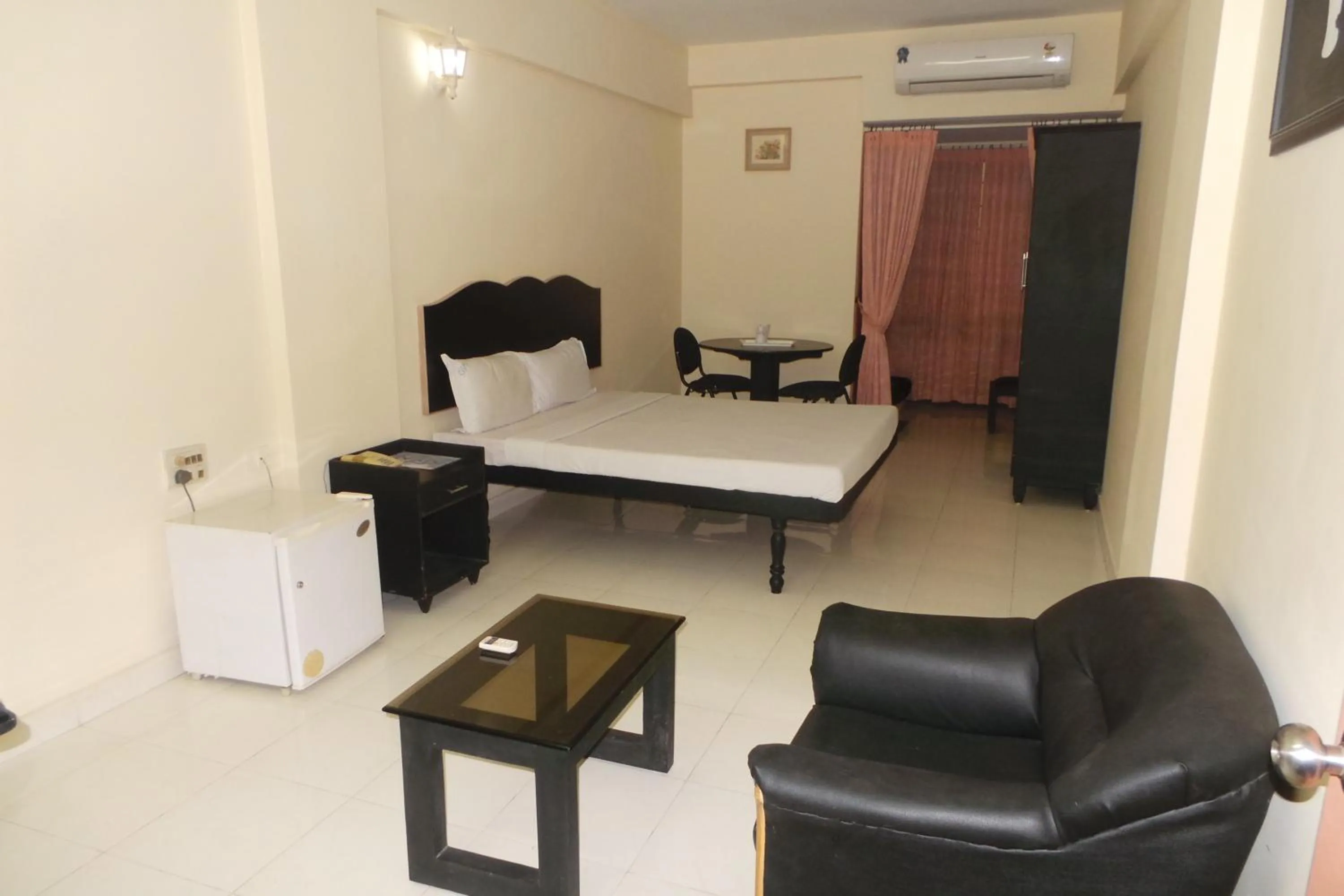 Photo of the whole room in Hotel Span