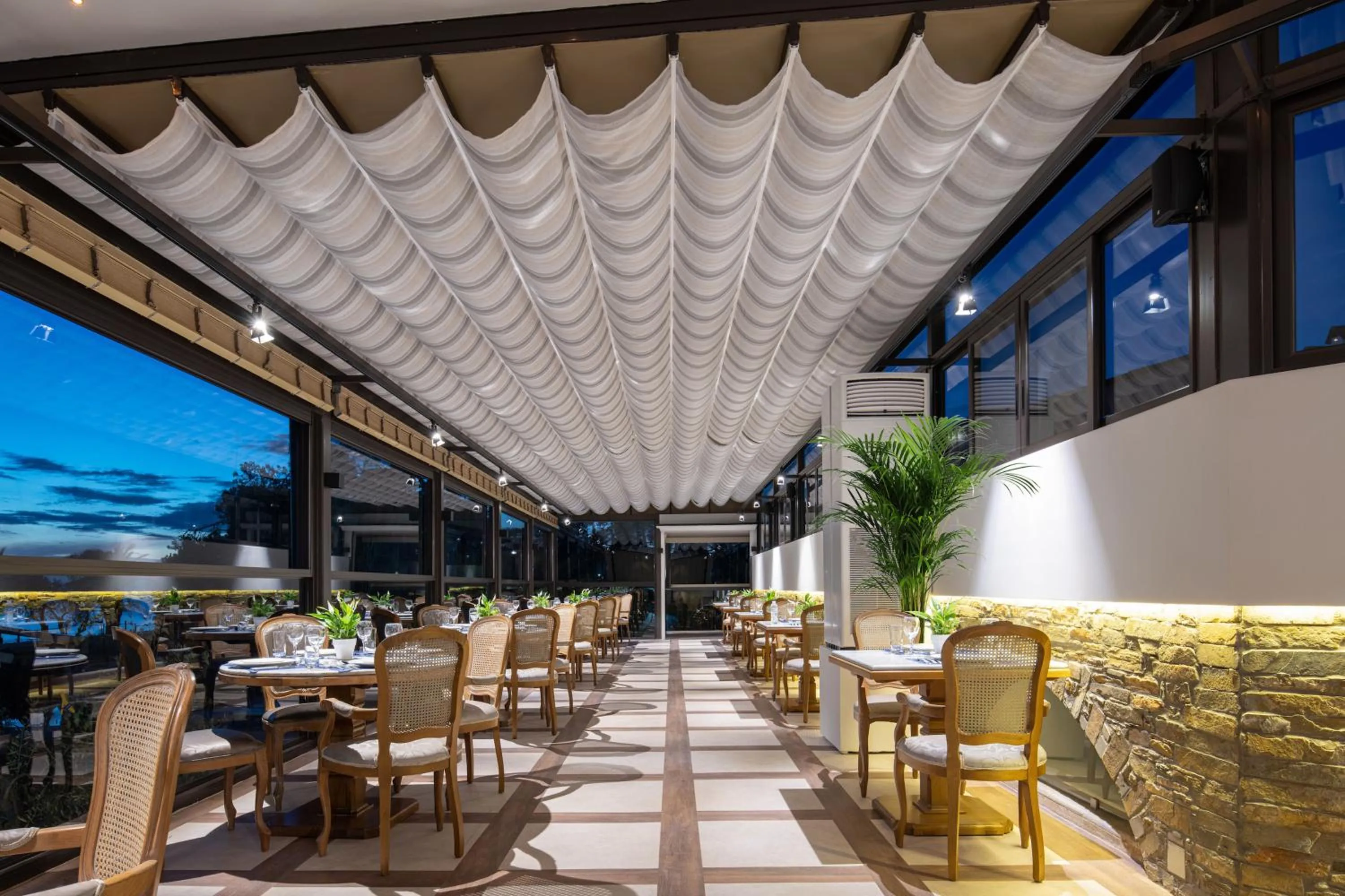 Restaurant/places to eat in Anthemus Sea Beach Hotel and Spa