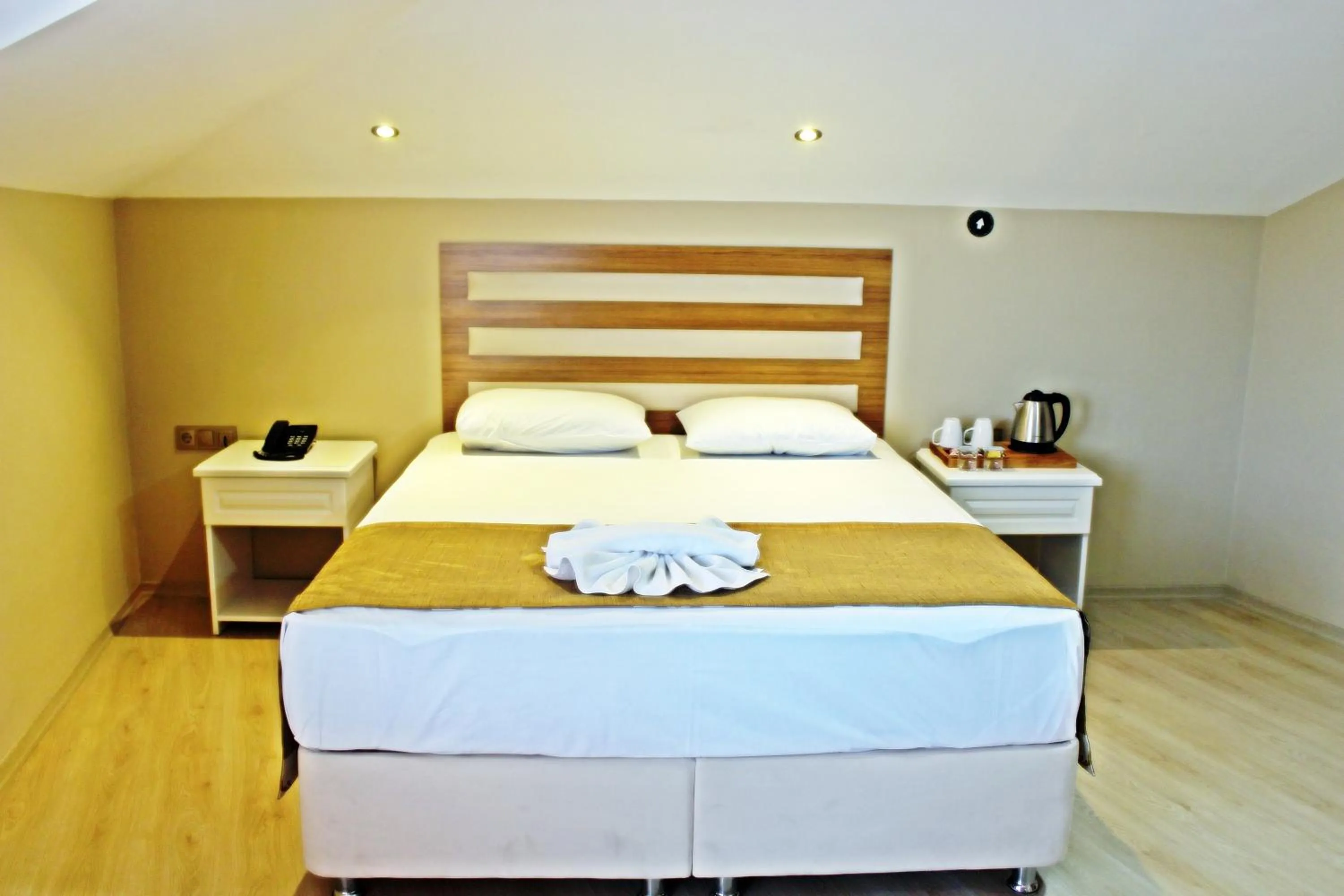 Bed in Feza Otel