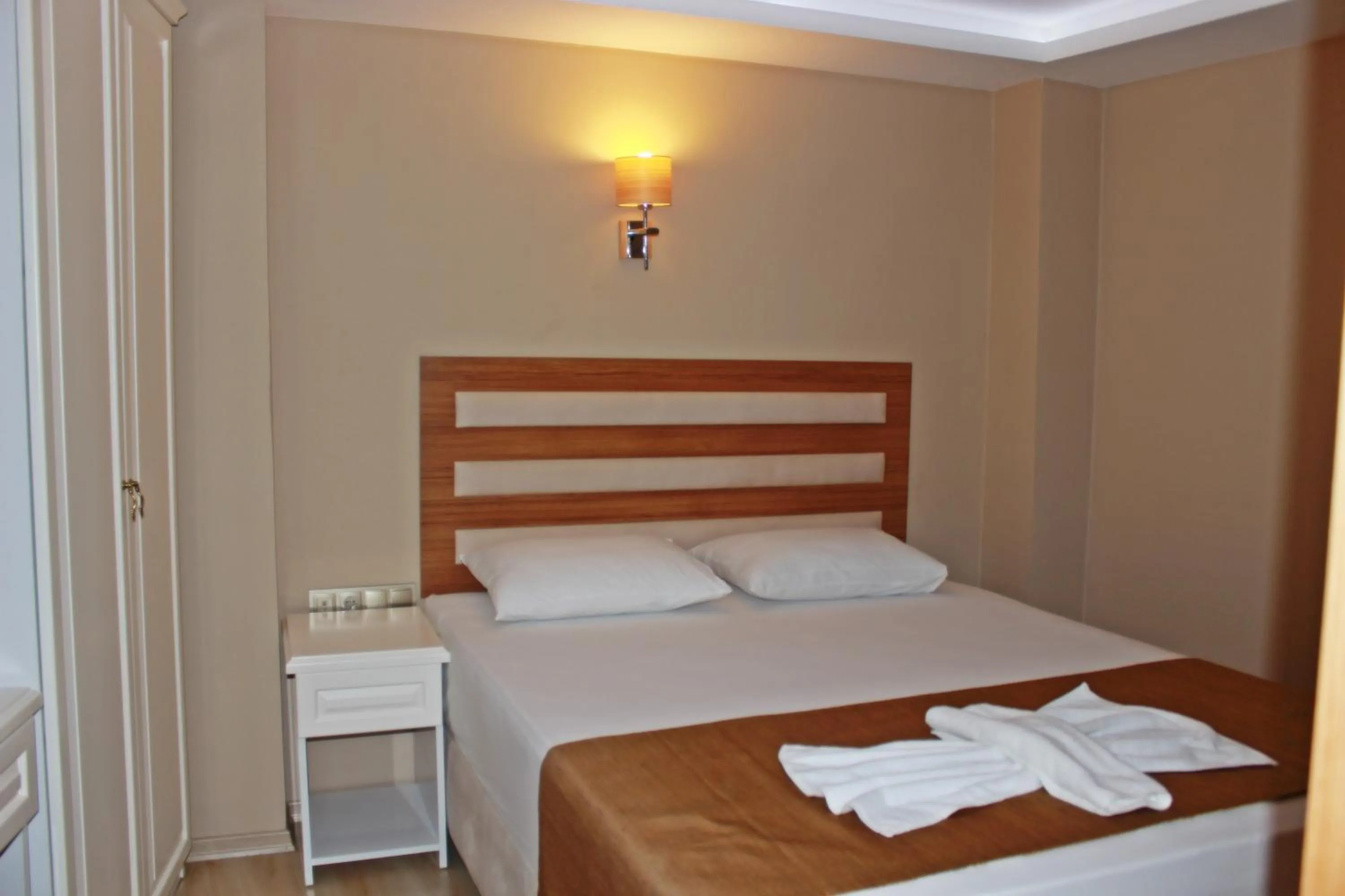 Bed in Feza Otel