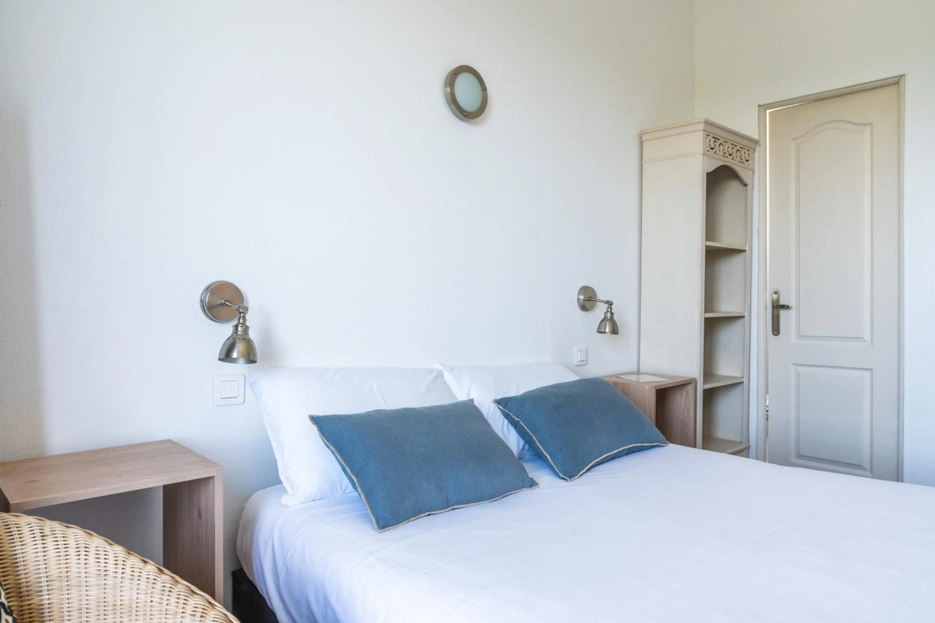 Bed in Hôtel Des Deux Mers