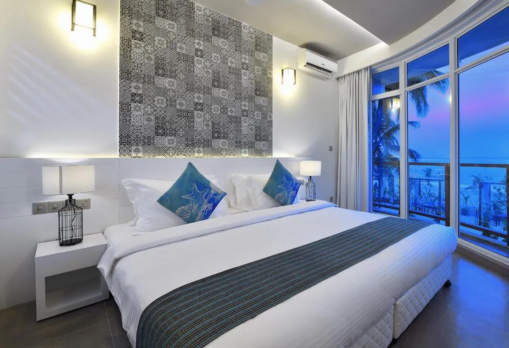 Sea view, Bed in Velana Beach Hotel Maldives