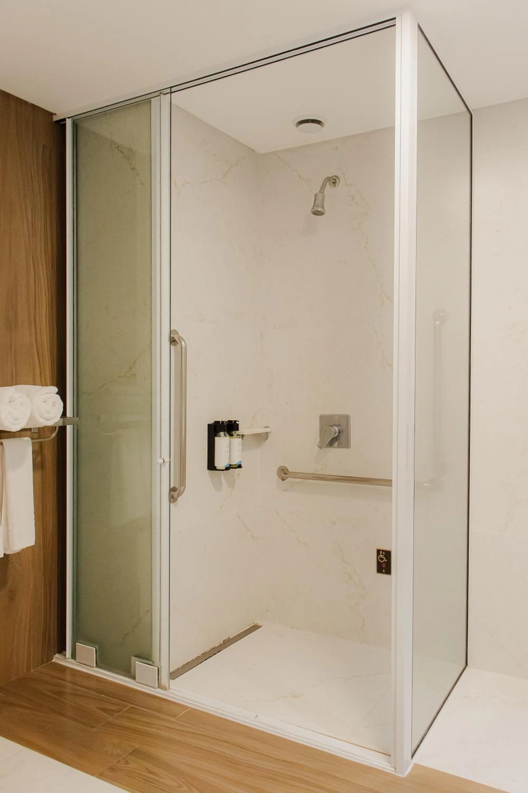 Shower in Recanto Cataratas - Thermas, Resort e Convention