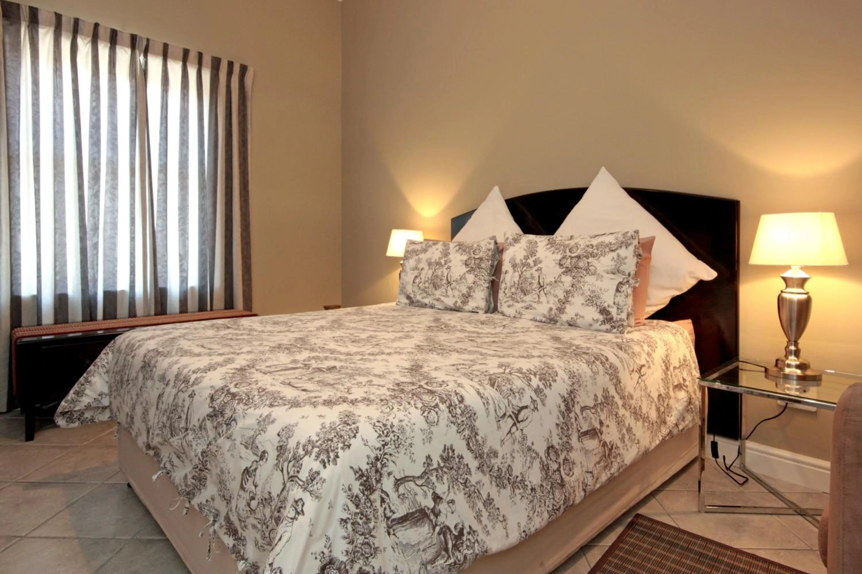 Bed in A Smart Stay Apartments