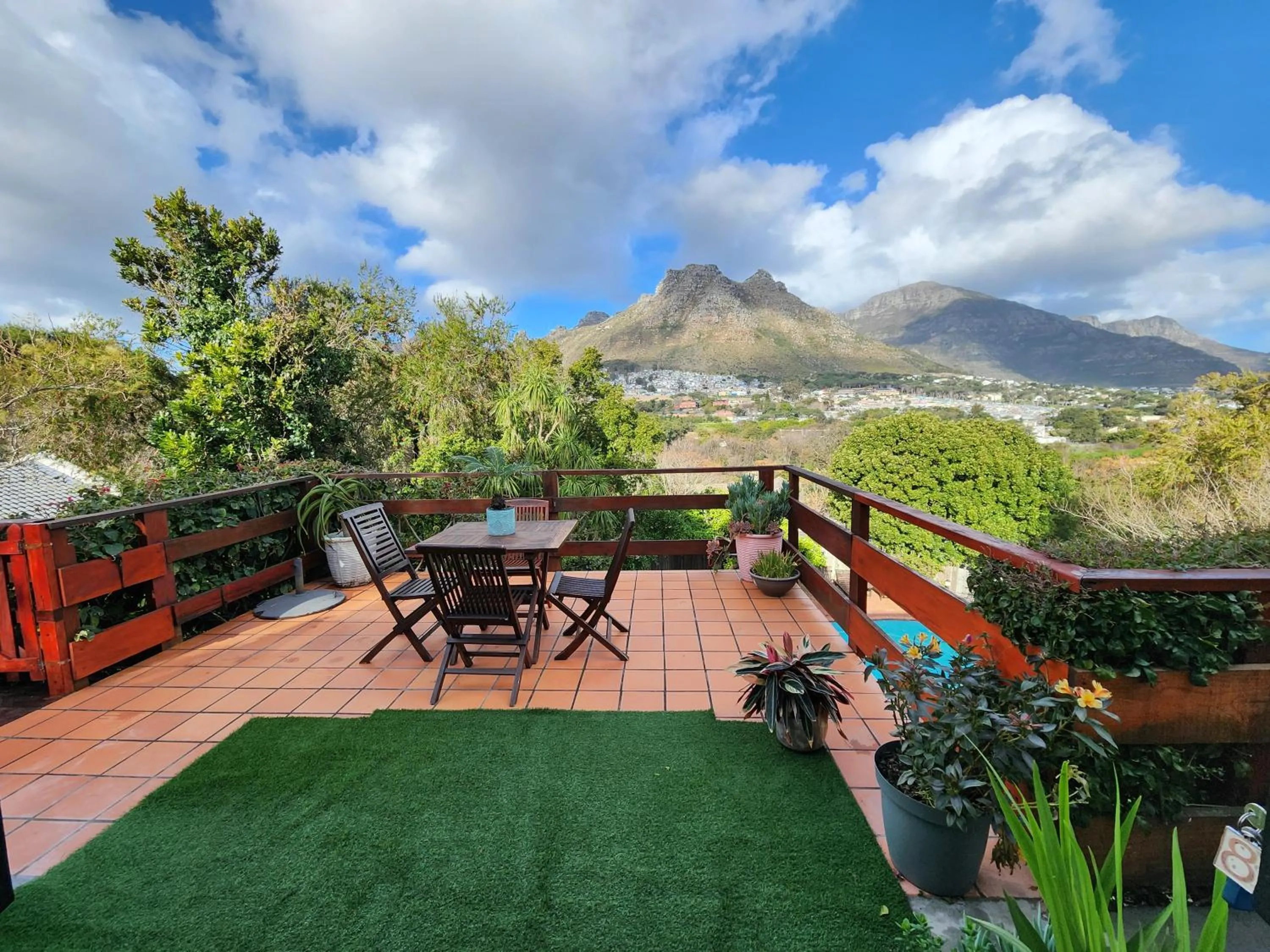 The Salt House Guest House in Hout Bay