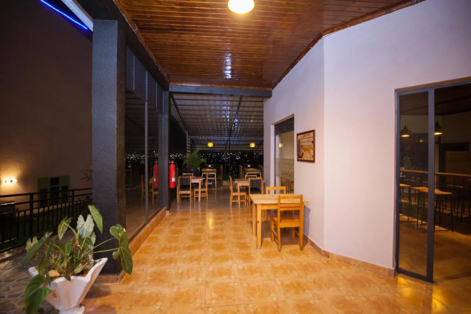 Restaurant/places to eat in Anthurium Residential Hotel