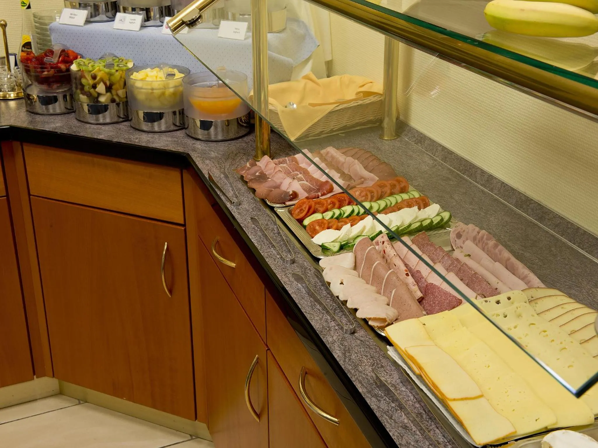 Restaurant/places to eat in Panorama Hotel