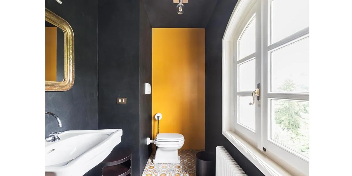 Bathroom in Ronco Dell'Abate - Lake Como Relais B&B