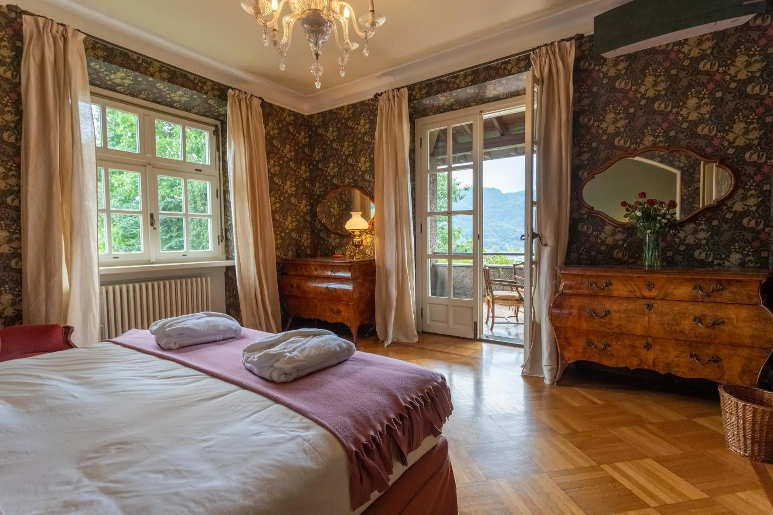 Bedroom, Bed in Ronco Dell'Abate - Lake Como Relais B&B