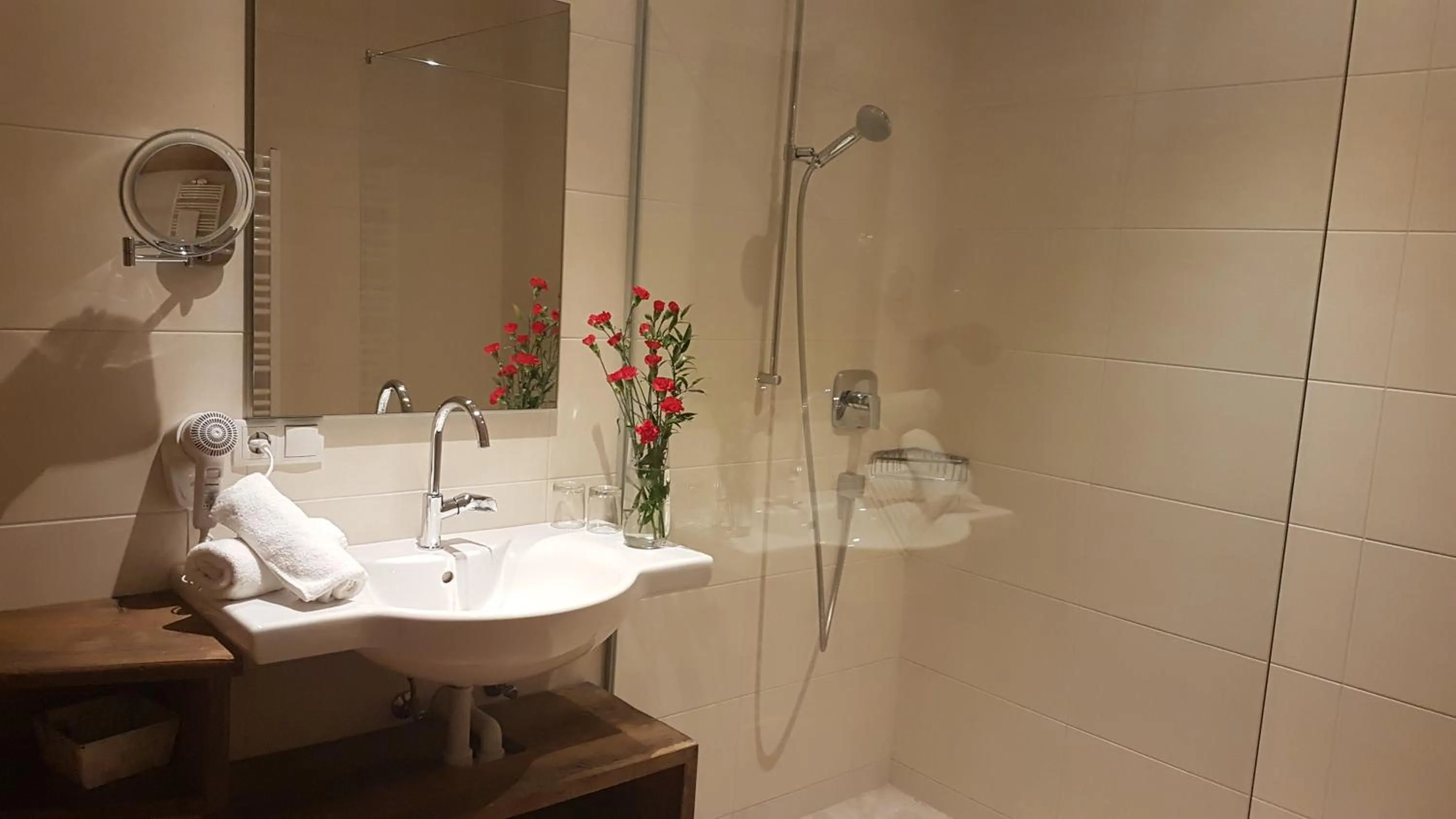 Bathroom in Golf- und Sporthotel Moarhof