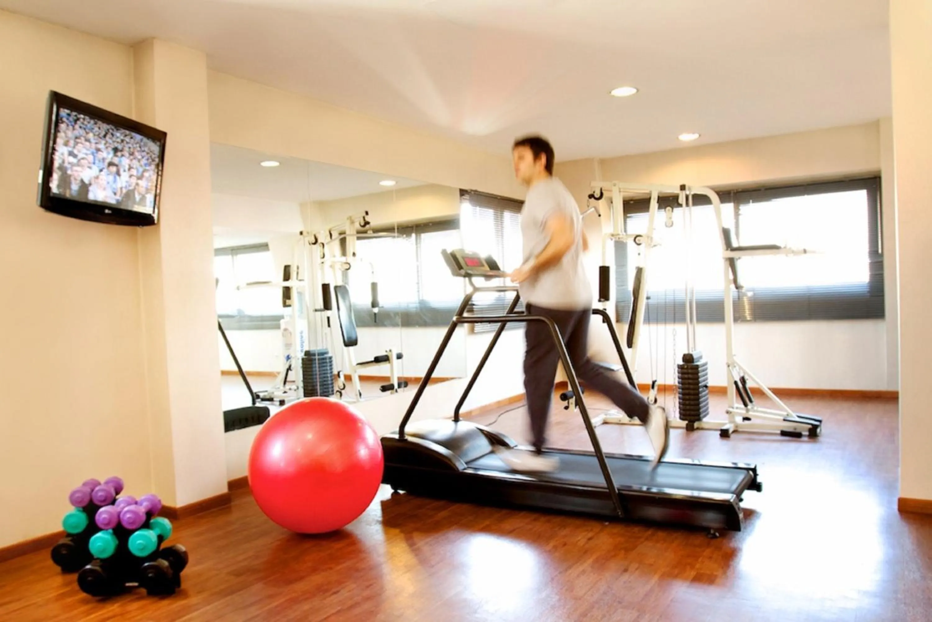 Fitness centre/facilities in Argenta Tower Hotel & Suites
