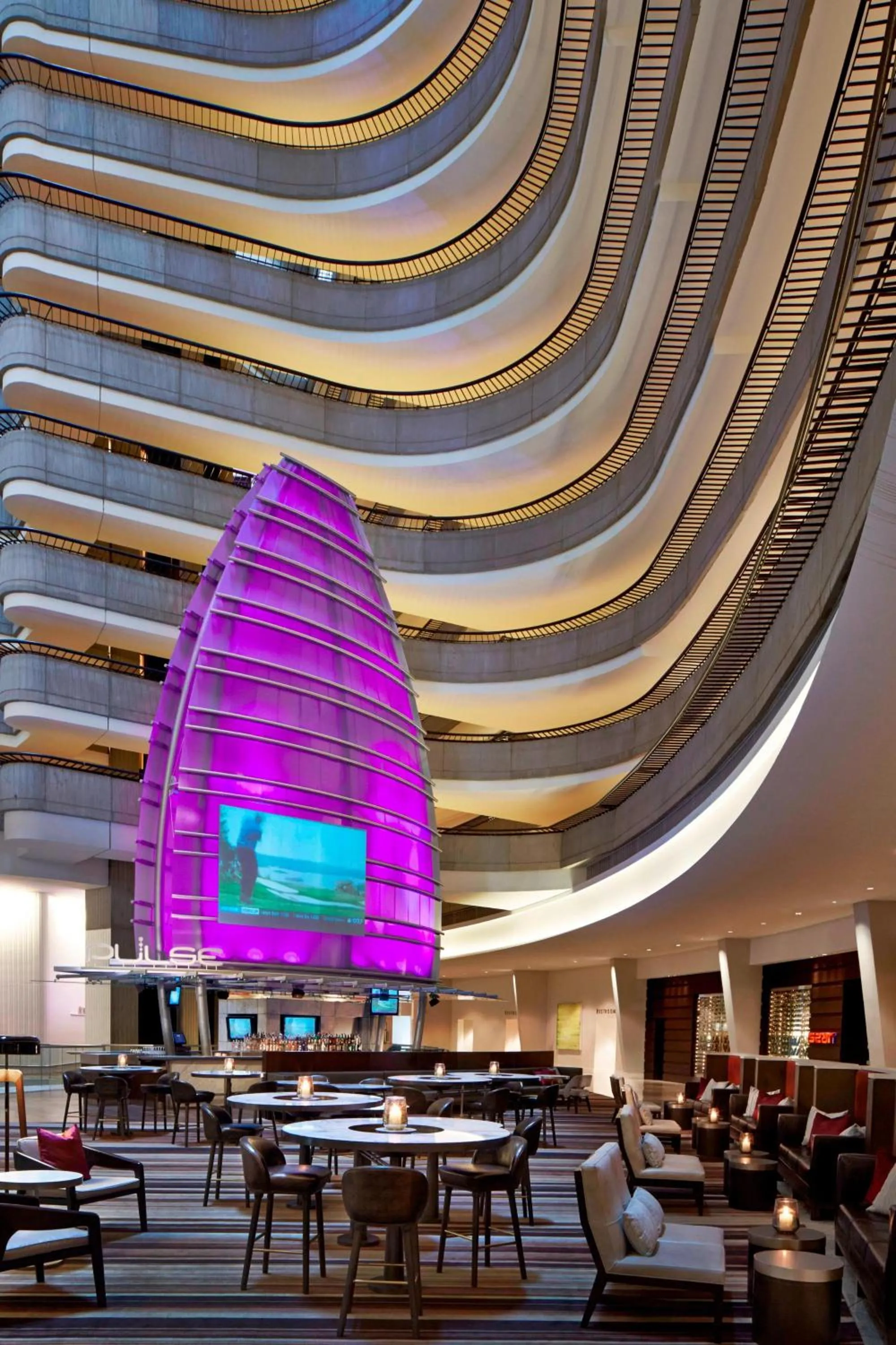 Restaurant/places to eat in Atlanta Marriott Marquis